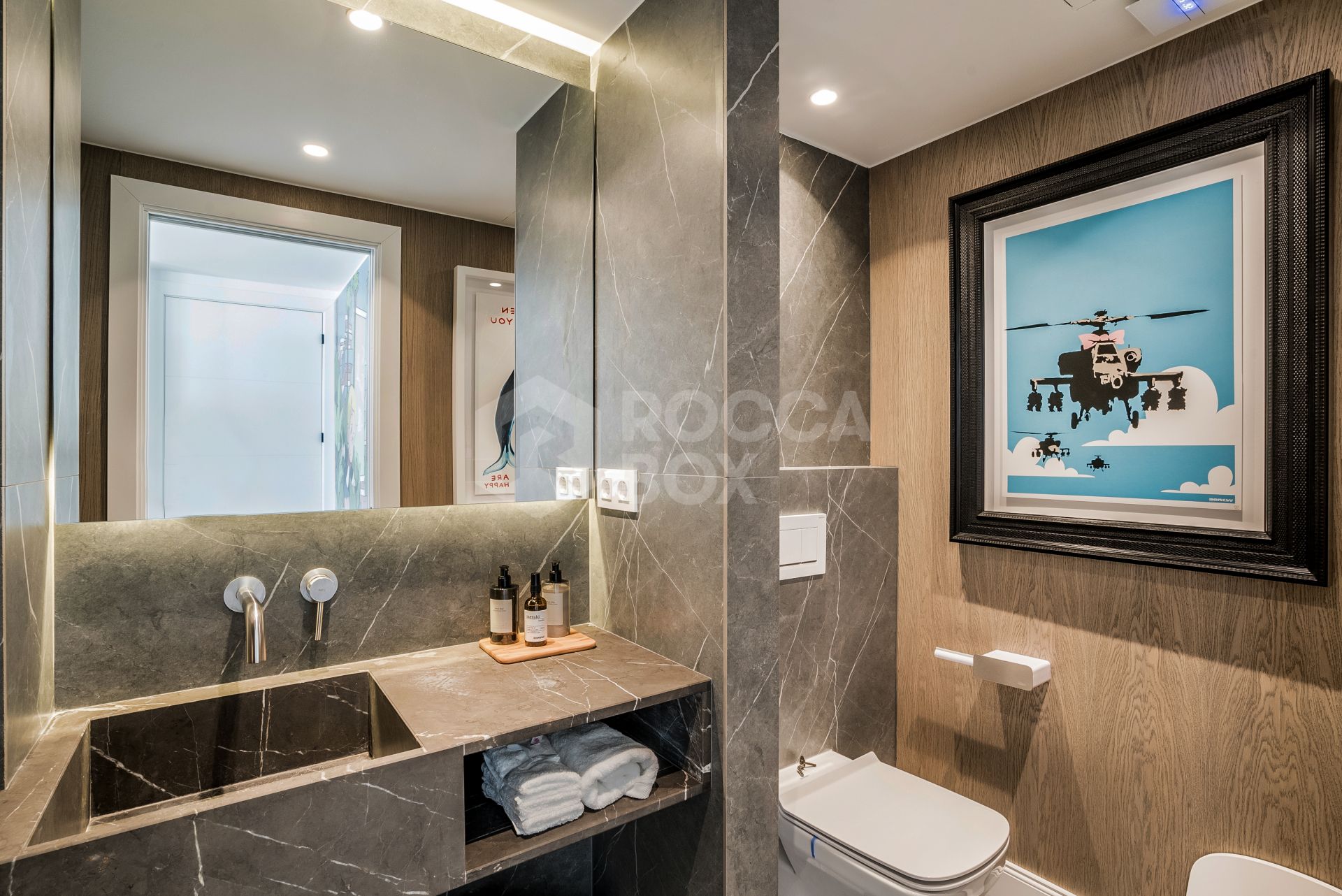 Sophisticated Elegance with Breathtaking Views: Villa in the Prestigious Golf Valley of Nueva Andalucía