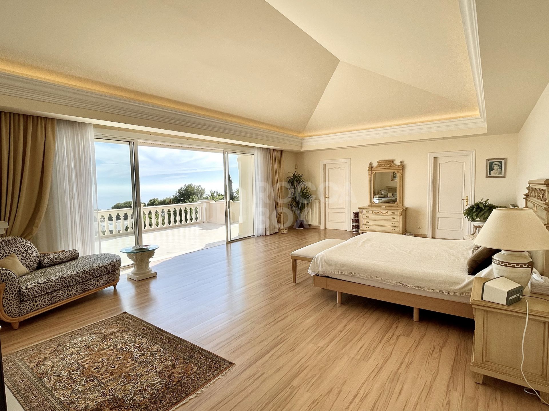 Unrivaled Luxury Living in Cascada de Camojan: A Palatial 6-Bedroom Villa with Panoramic Views