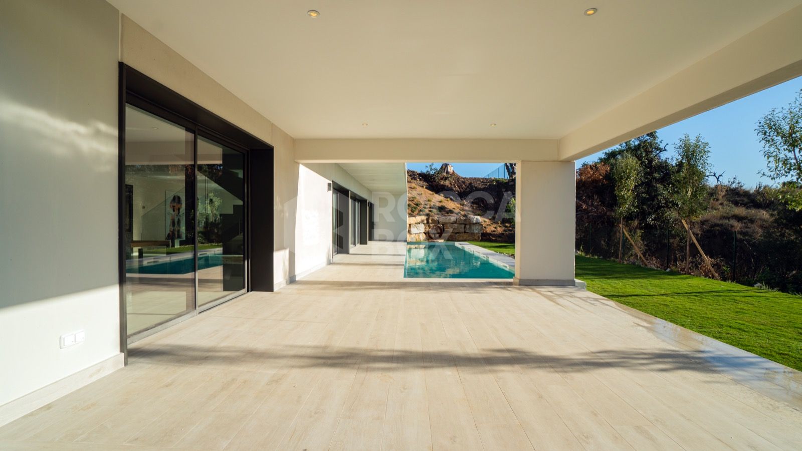 Modern Marvel in Benalmádena: A Contemporary Villa with Sea Views, Plunge Pool, and Unparalleled Elegance