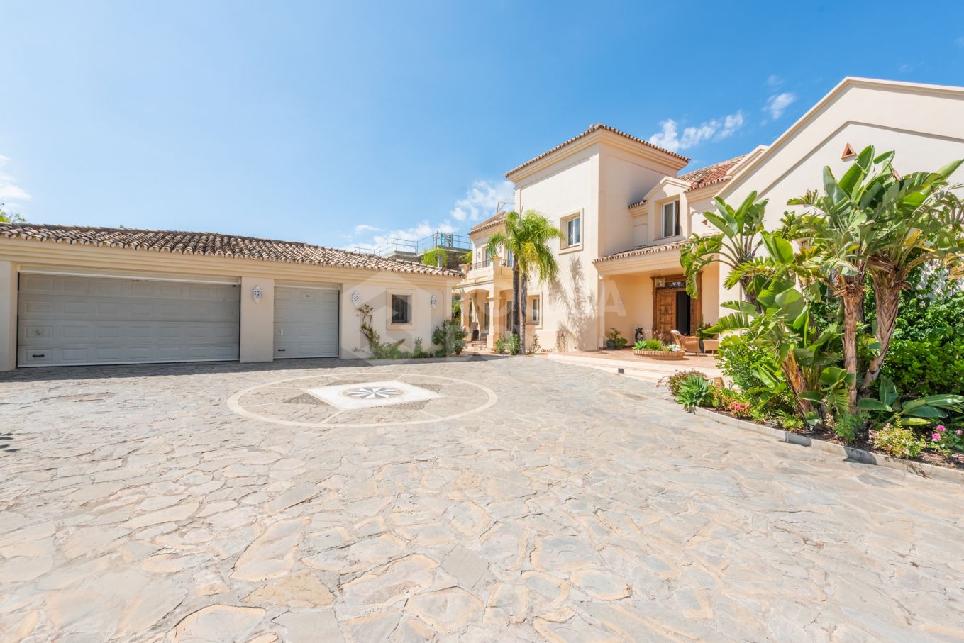 Exquisite Andalusian-Style Villa in Benahavís, Marbella