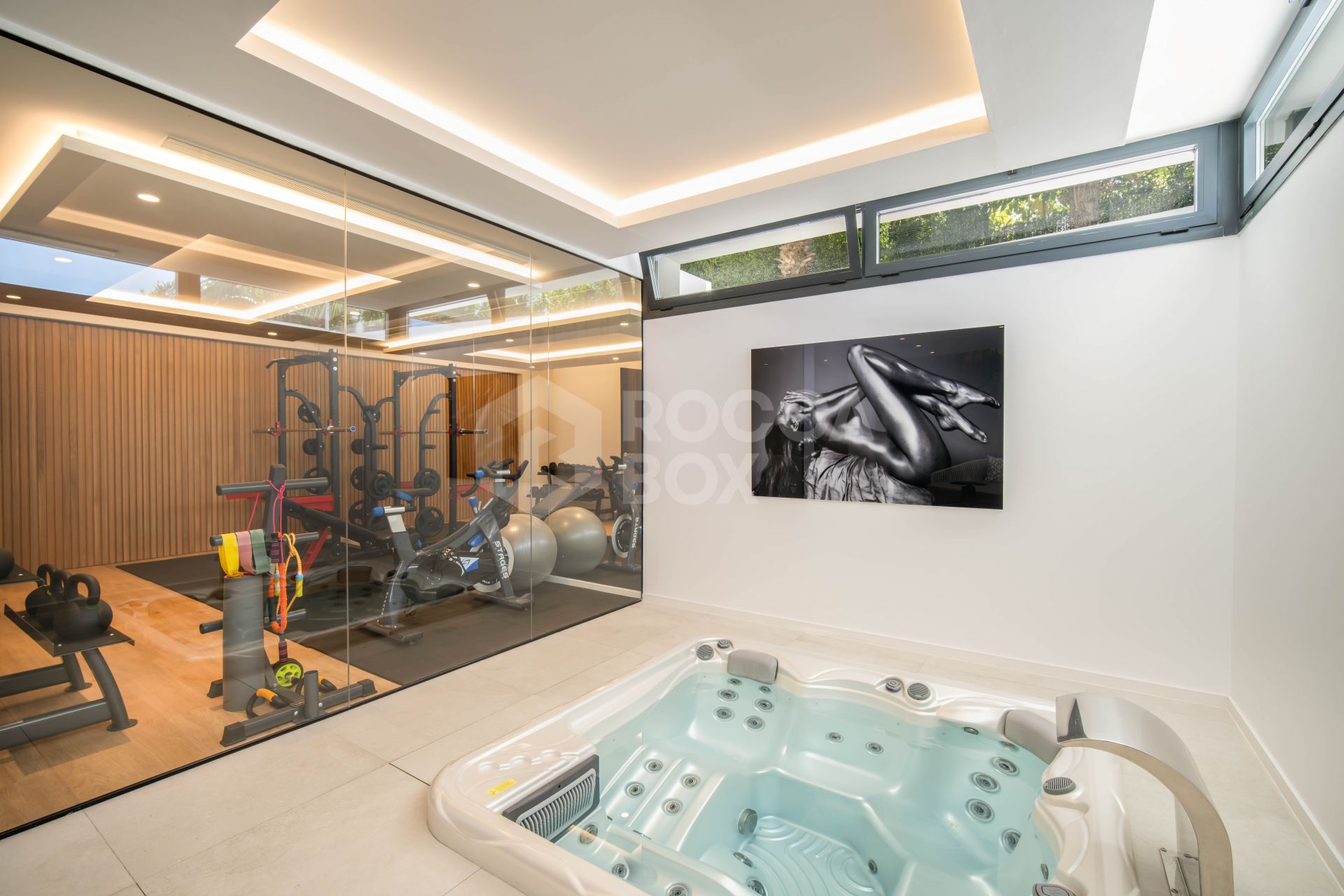 A Super Modern Marvel with Sweeping Panoramic Views in Nueva Andalucía
