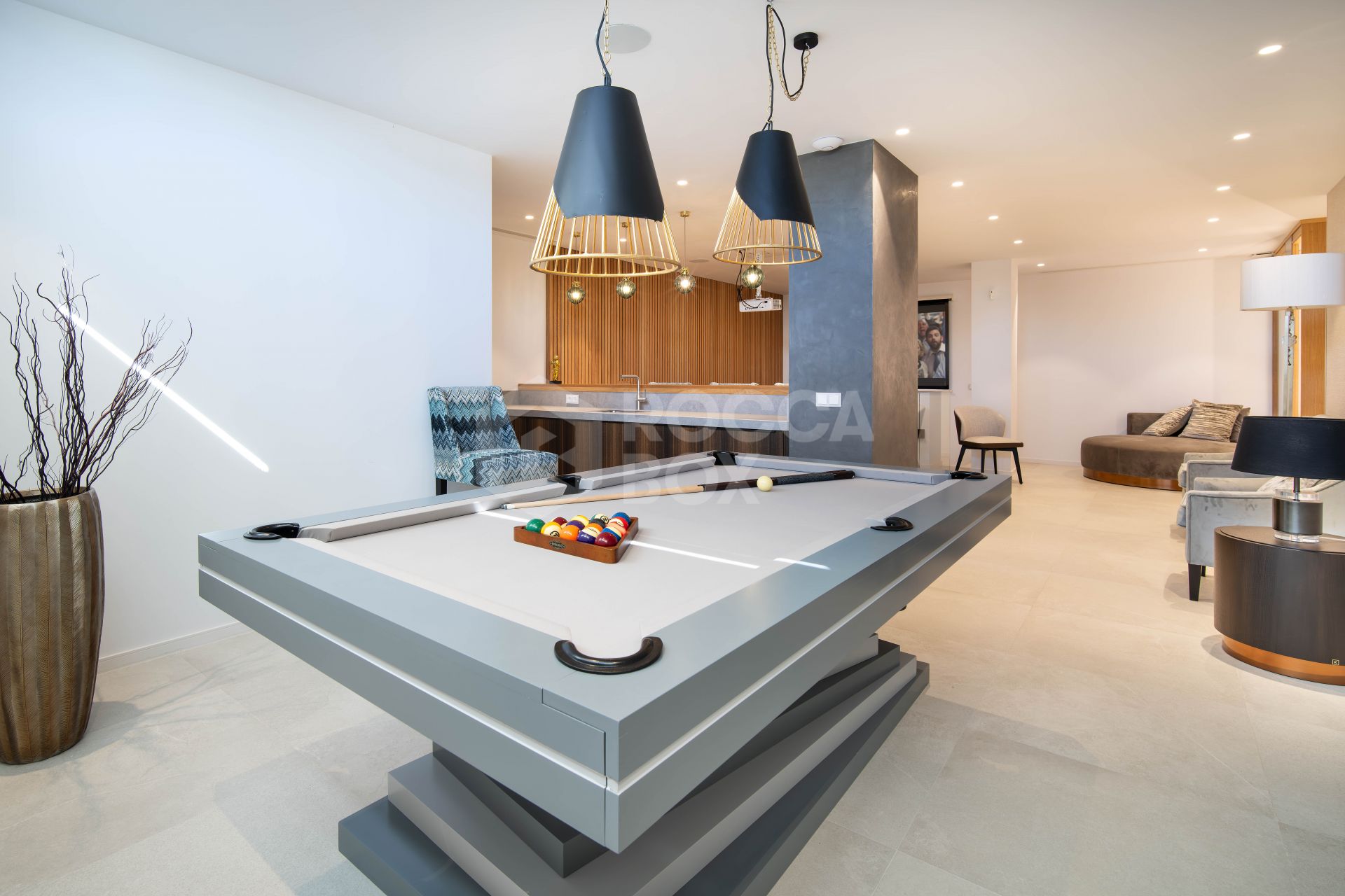 A Super Modern Marvel with Sweeping Panoramic Views in Nueva Andalucía