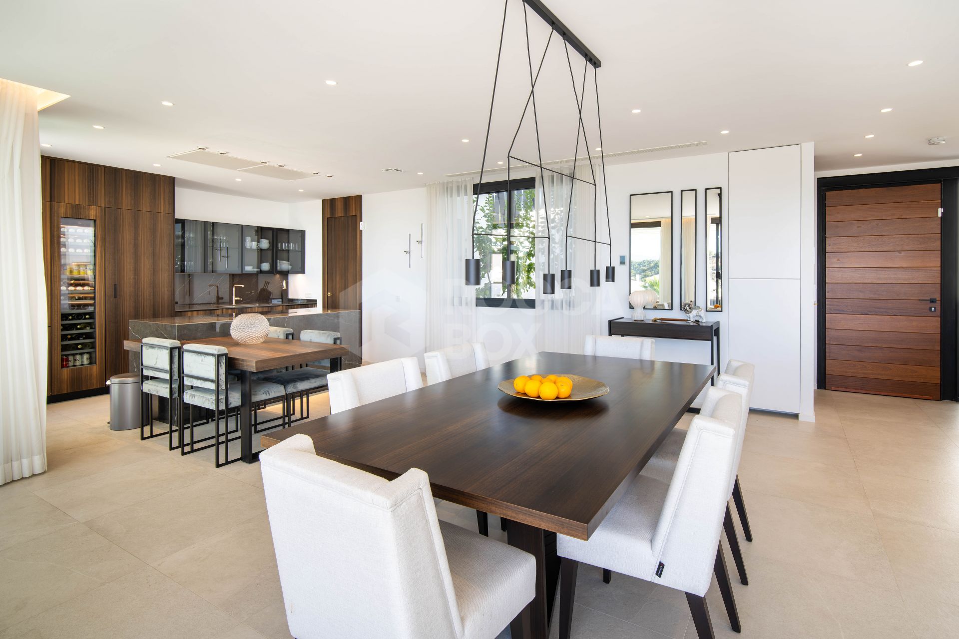 A Super Modern Marvel with Sweeping Panoramic Views in Nueva Andalucía
