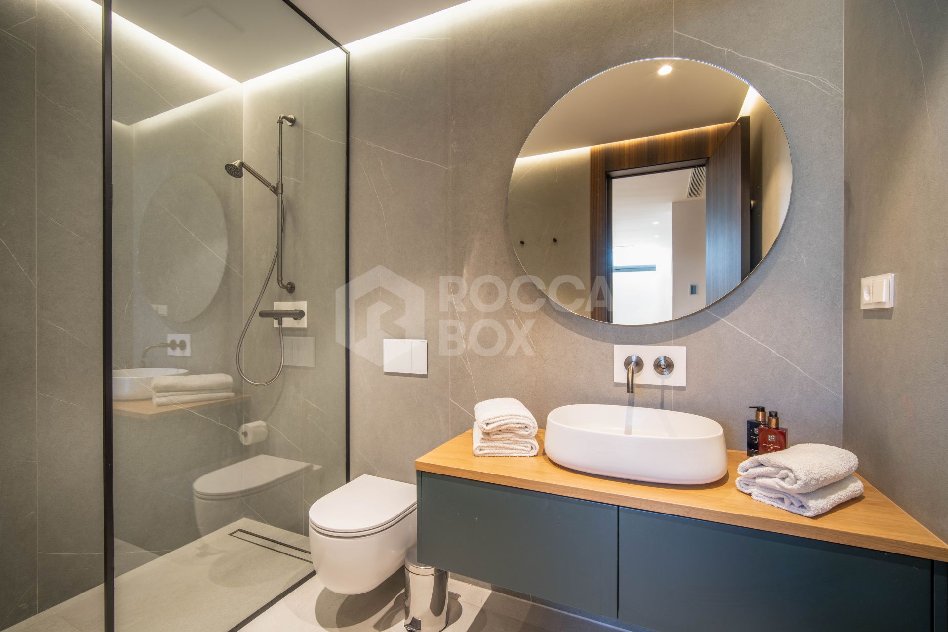 A Super Modern Marvel with Sweeping Panoramic Views in Nueva Andalucía