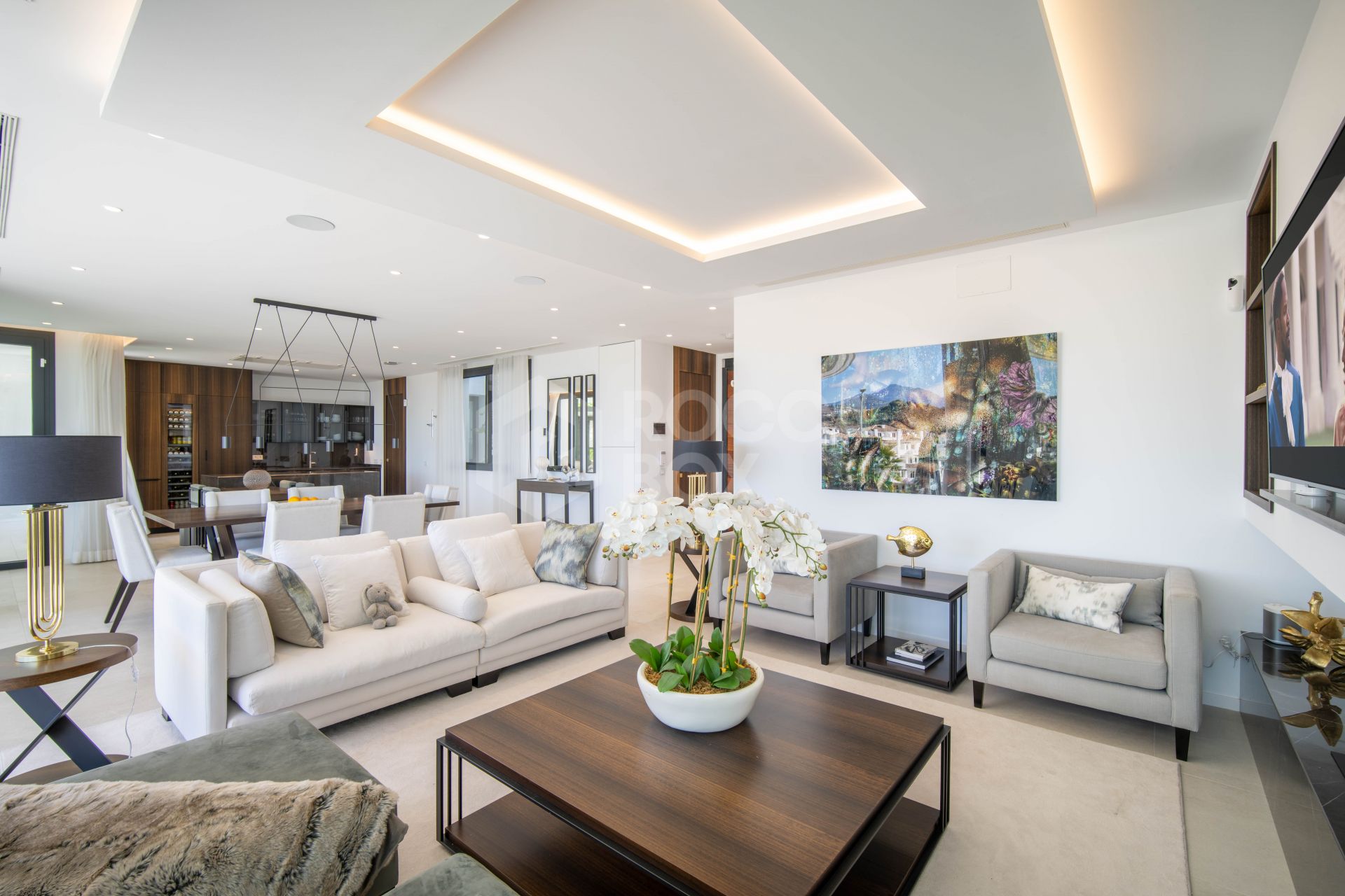 A Super Modern Marvel with Sweeping Panoramic Views in Nueva Andalucía