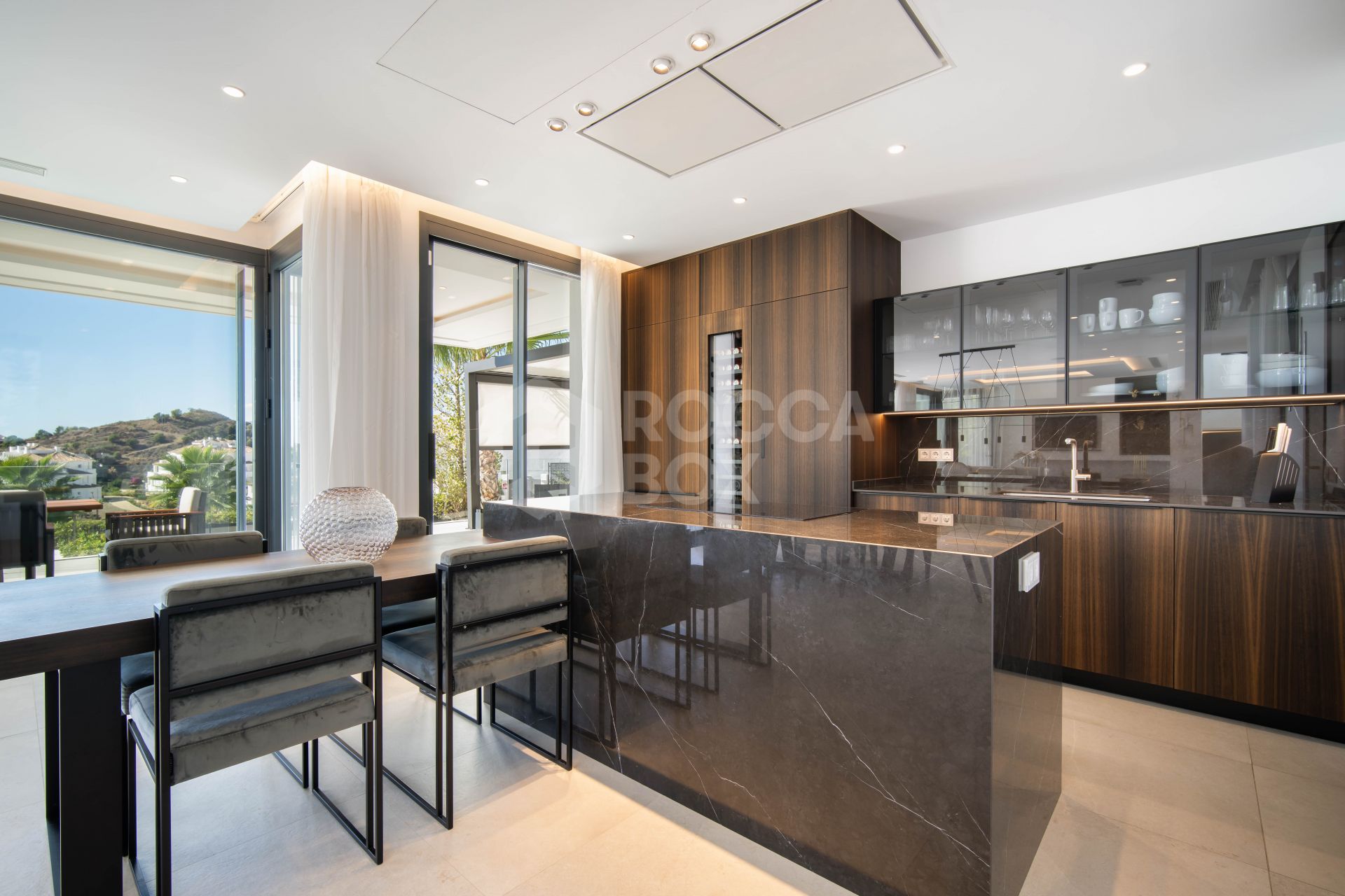 A Super Modern Marvel with Sweeping Panoramic Views in Nueva Andalucía