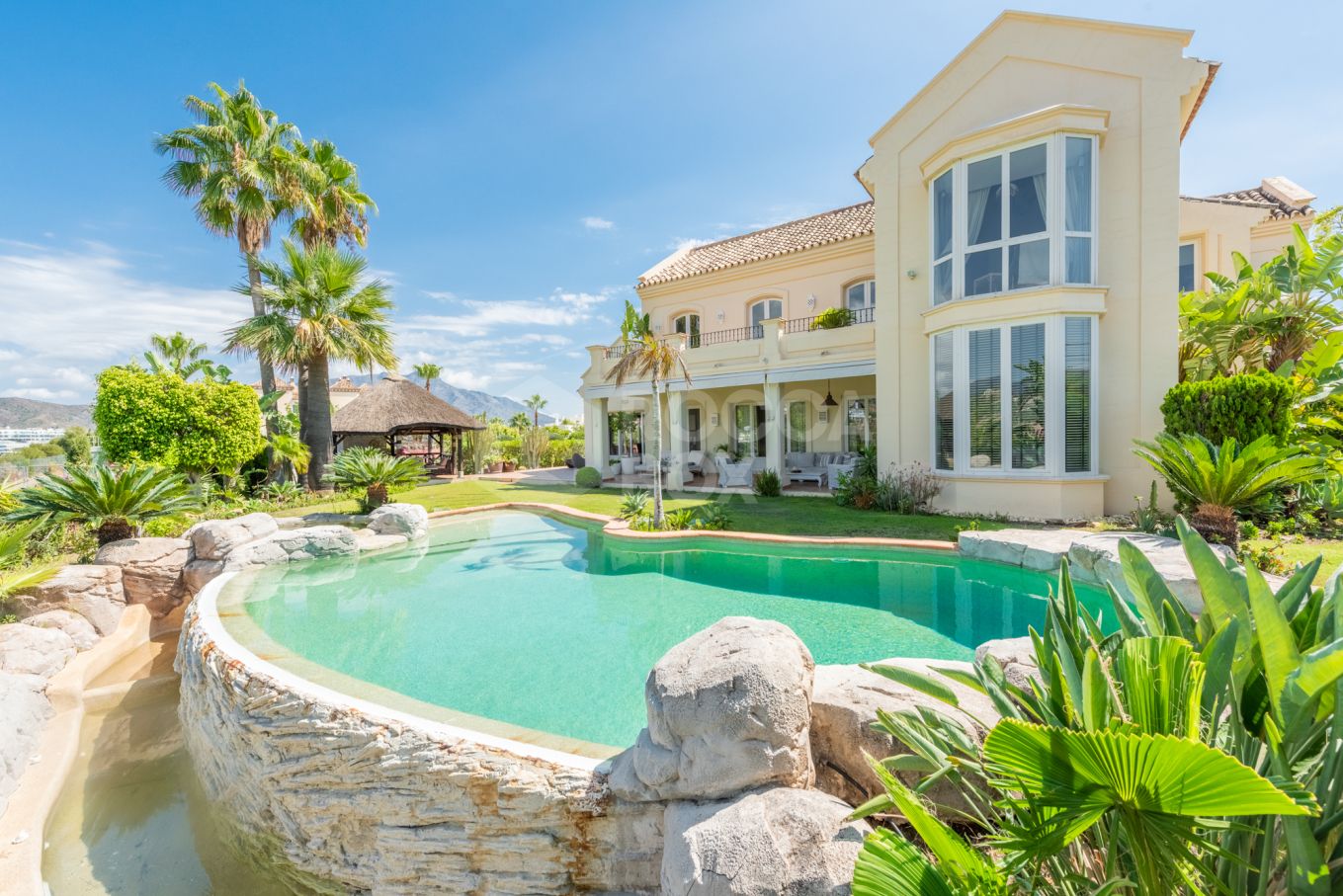 Exquisite Andalusian-Style Villa in Benahavís, Marbella