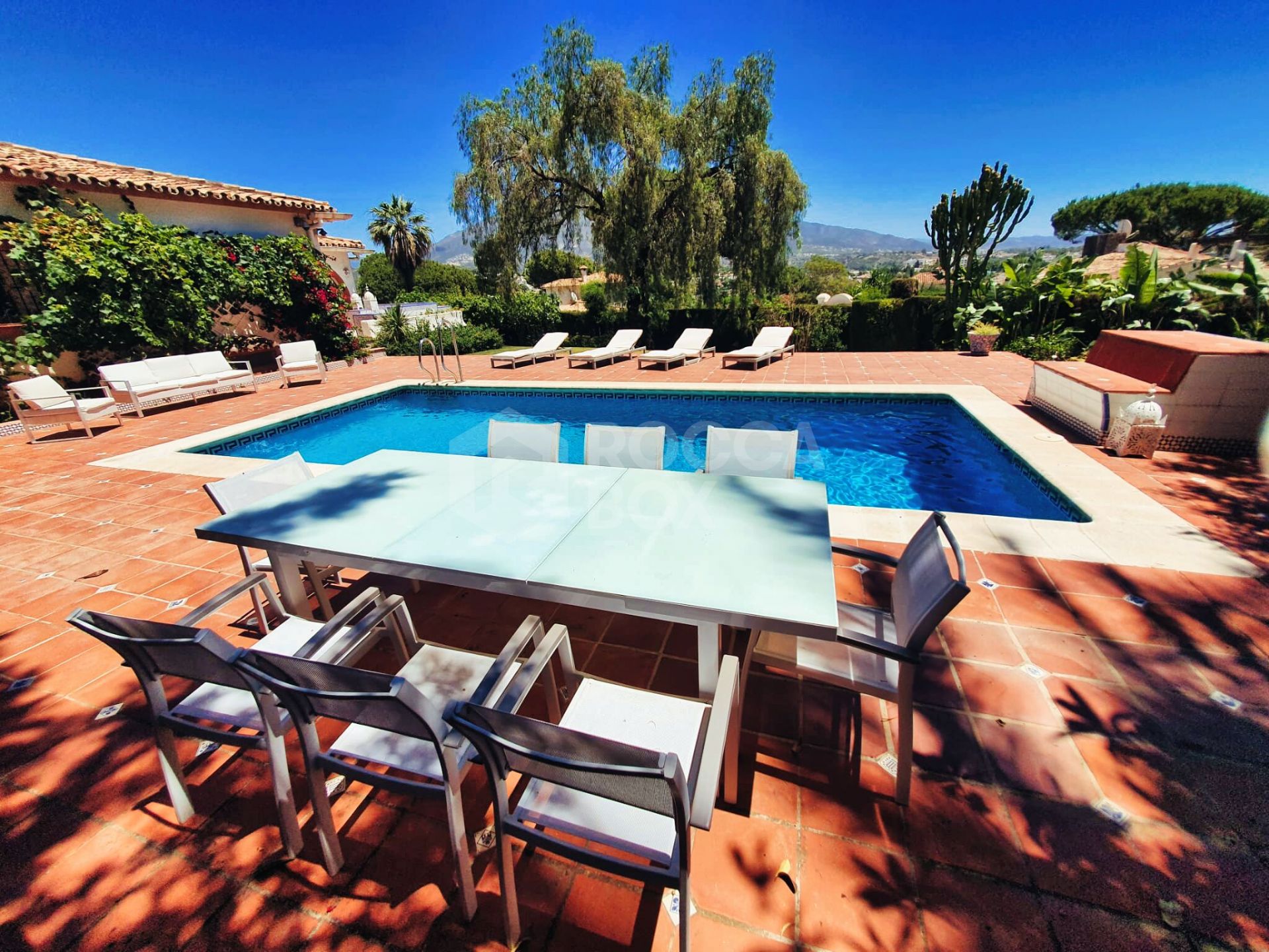 Villa for short term rent in Las Brisas, Nueva Andalucia