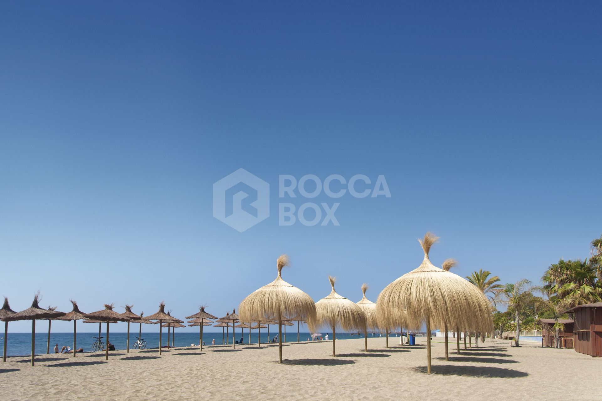 Haven of tranquility with lake views in Nueva Andalucía
