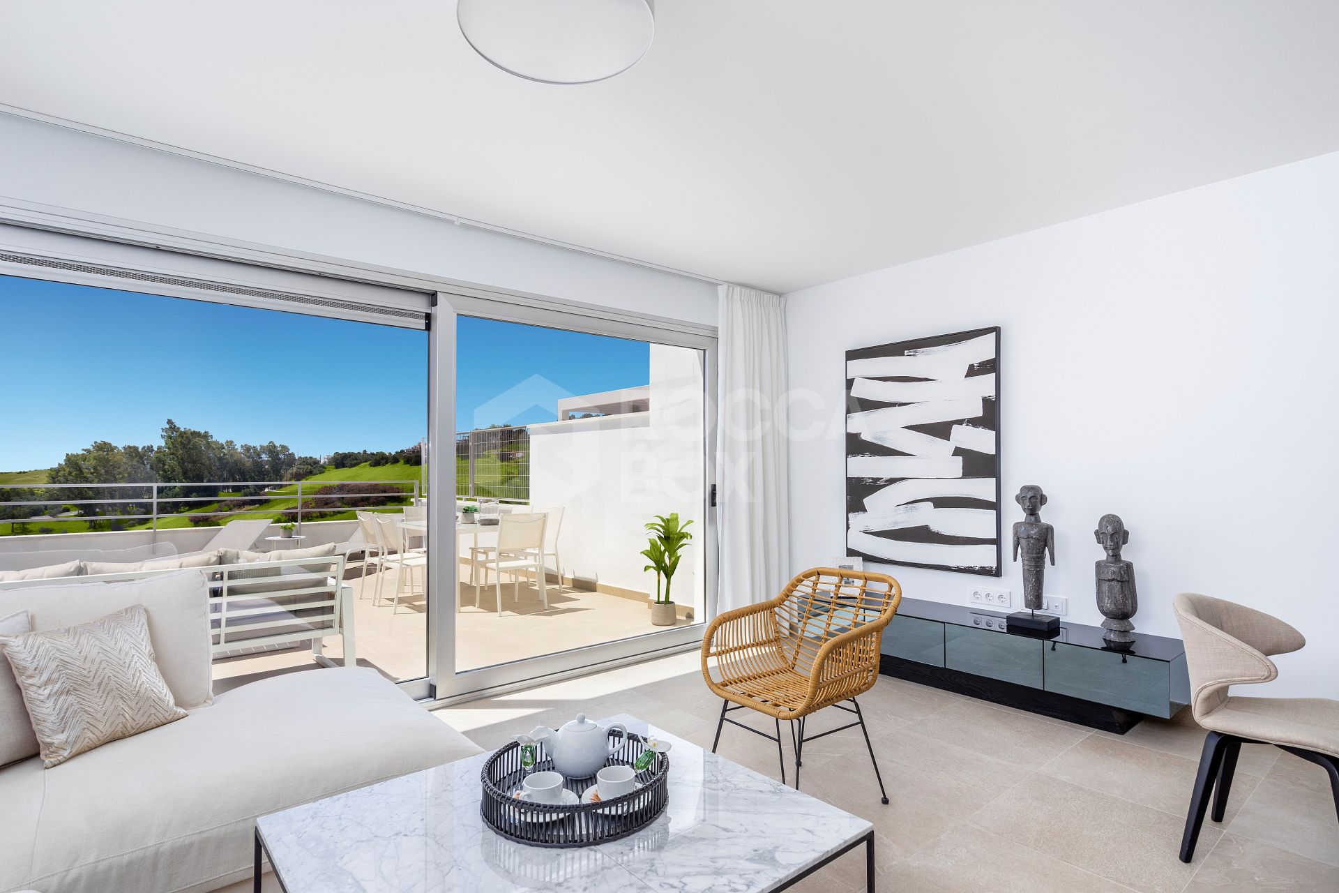 Elegant townhouse with front line golf