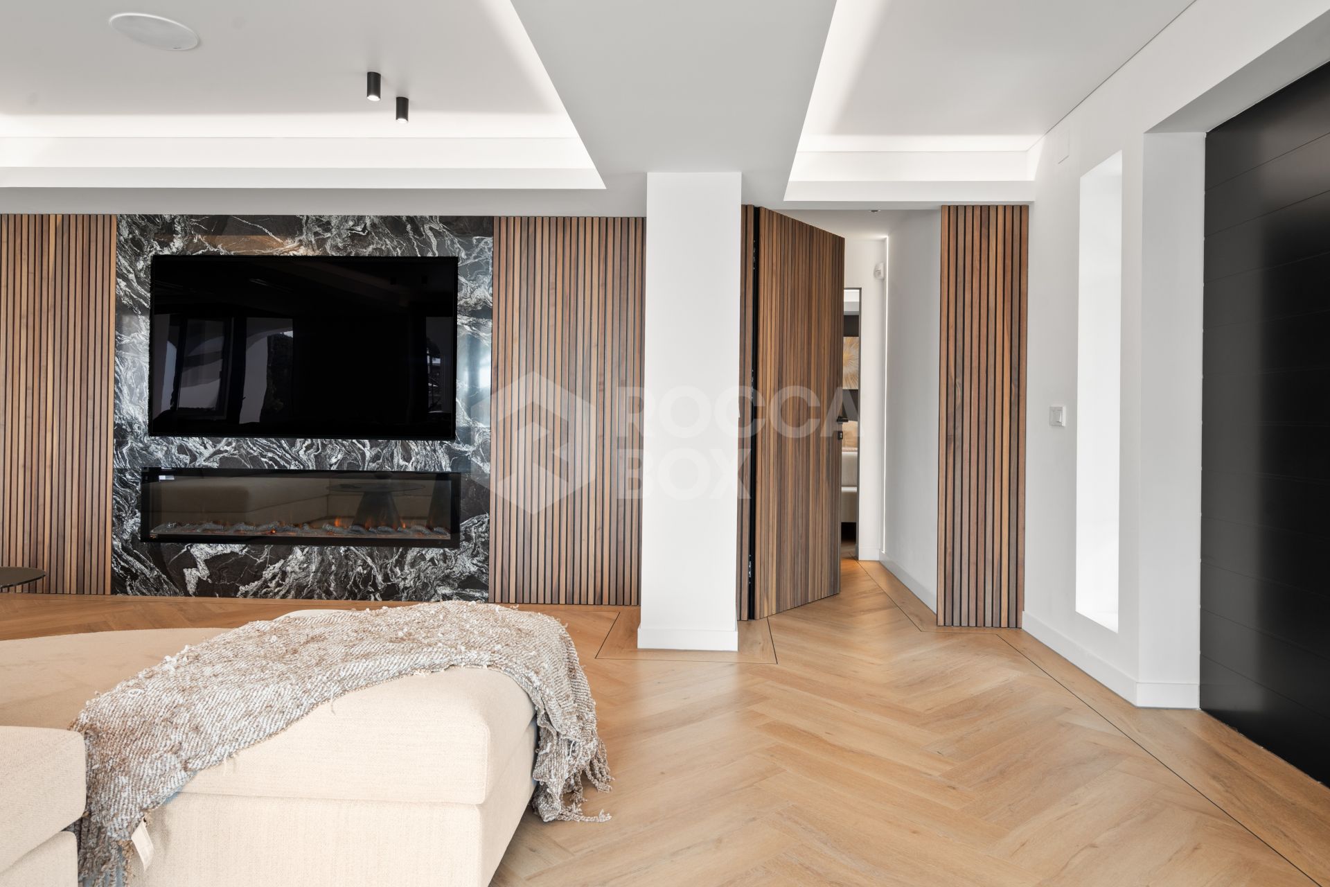 High End Renovated Villa For Sale - with Sea Views, Gardens, and Prime Marbella Location