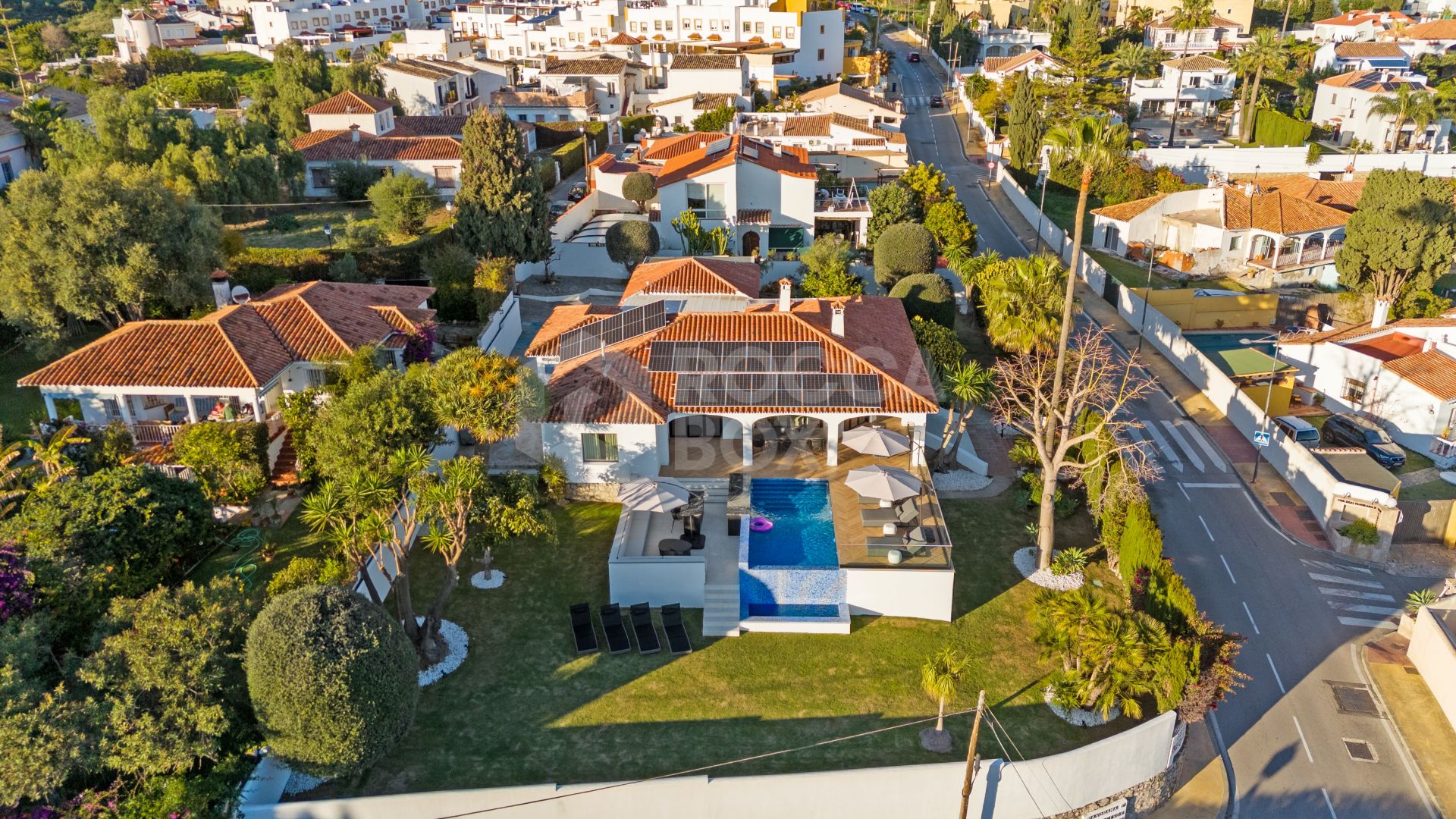 High End Renovated Villa For Sale - with Sea Views, Gardens, and Prime Marbella Location