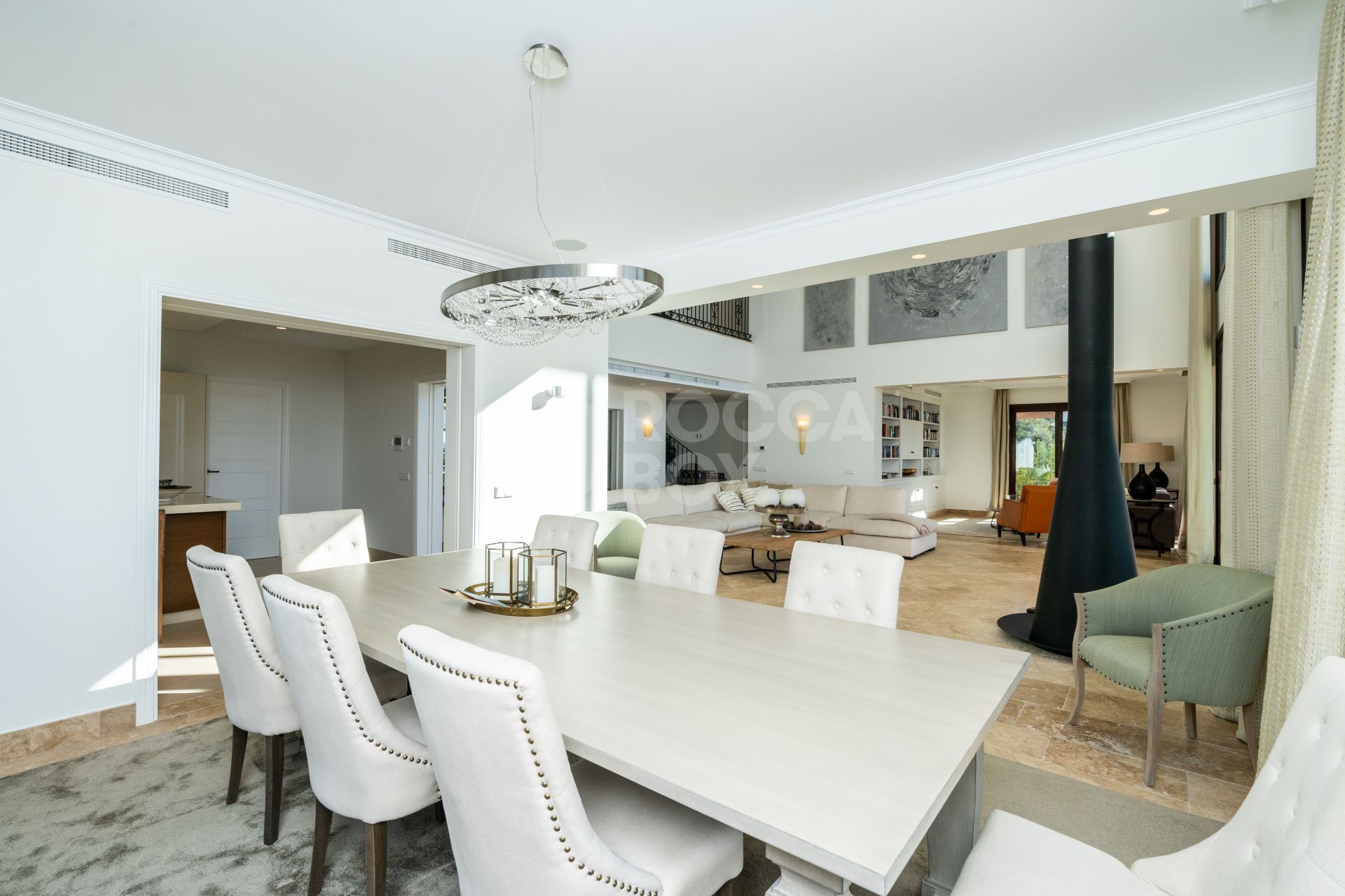A LUXURIOUS VILLA IN THE SERENE ENCLAVE OF MONTE MAYOR