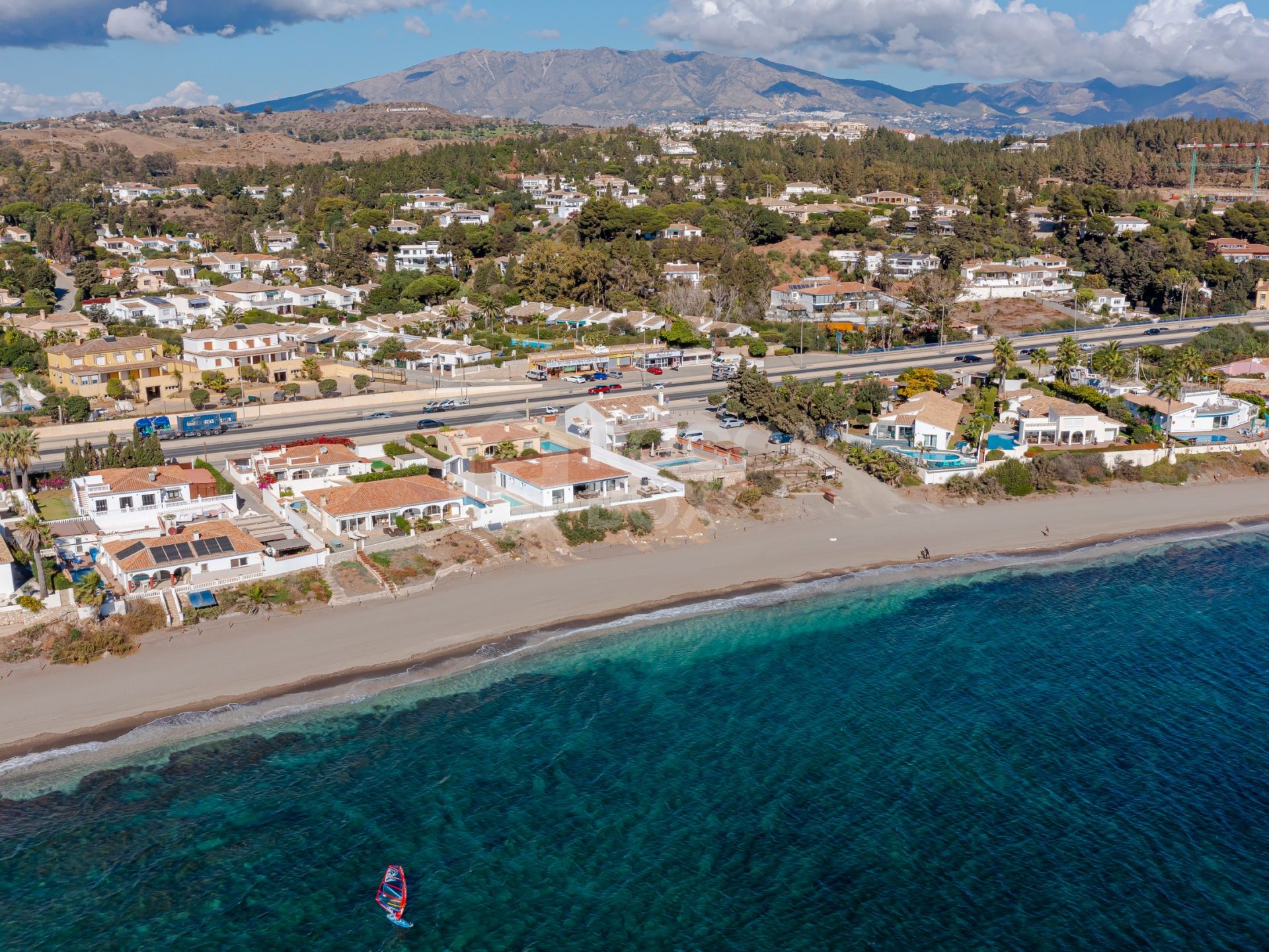 Seaside Bliss: Exquisite Villa with Unobstructed First-Line Sea Views