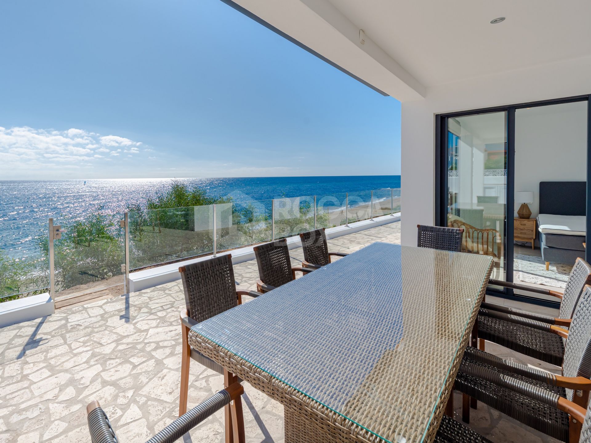 Seaside Bliss: Exquisite Villa with Unobstructed First-Line Sea Views