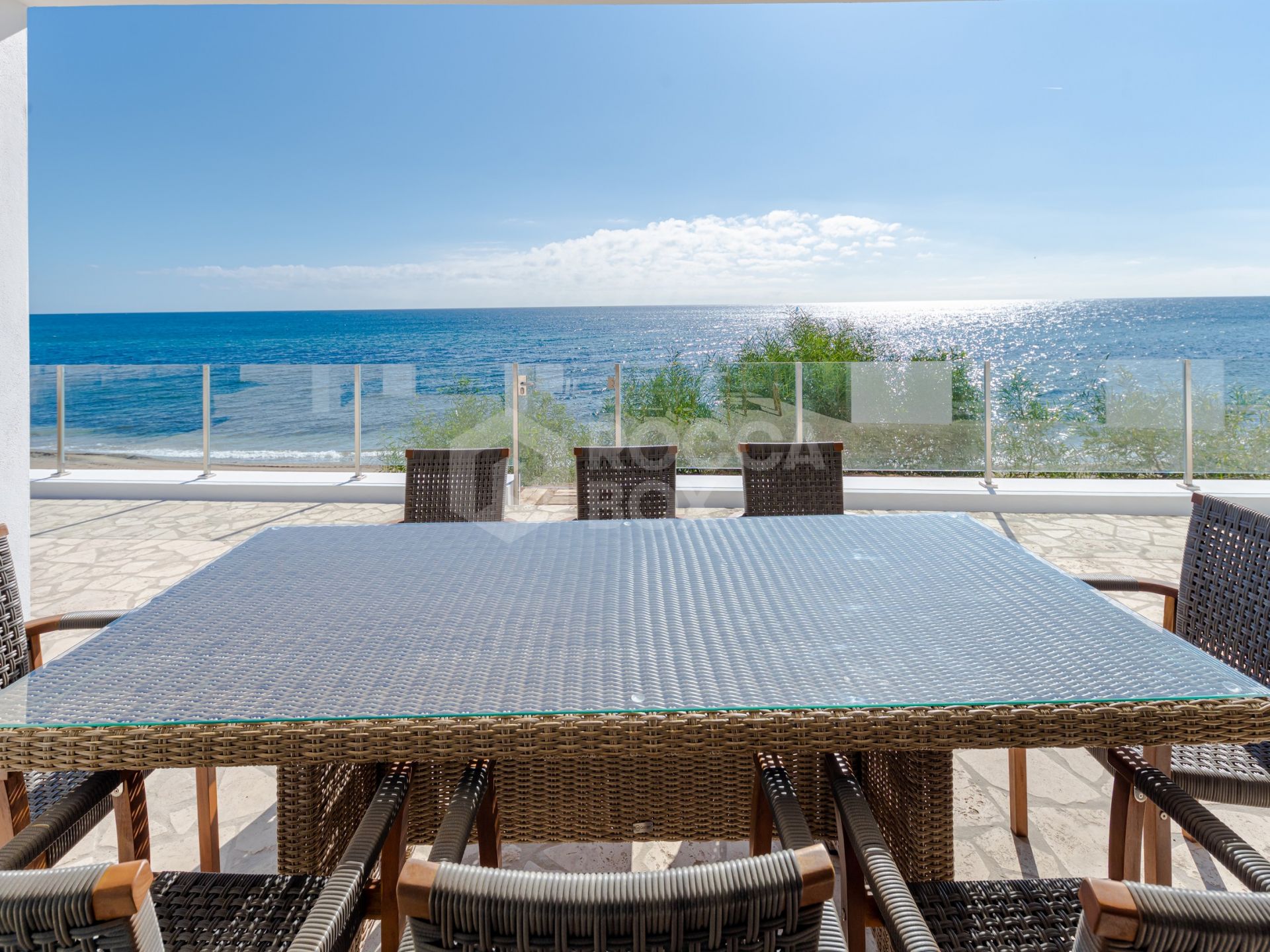 Seaside Bliss: Exquisite Villa with Unobstructed First-Line Sea Views