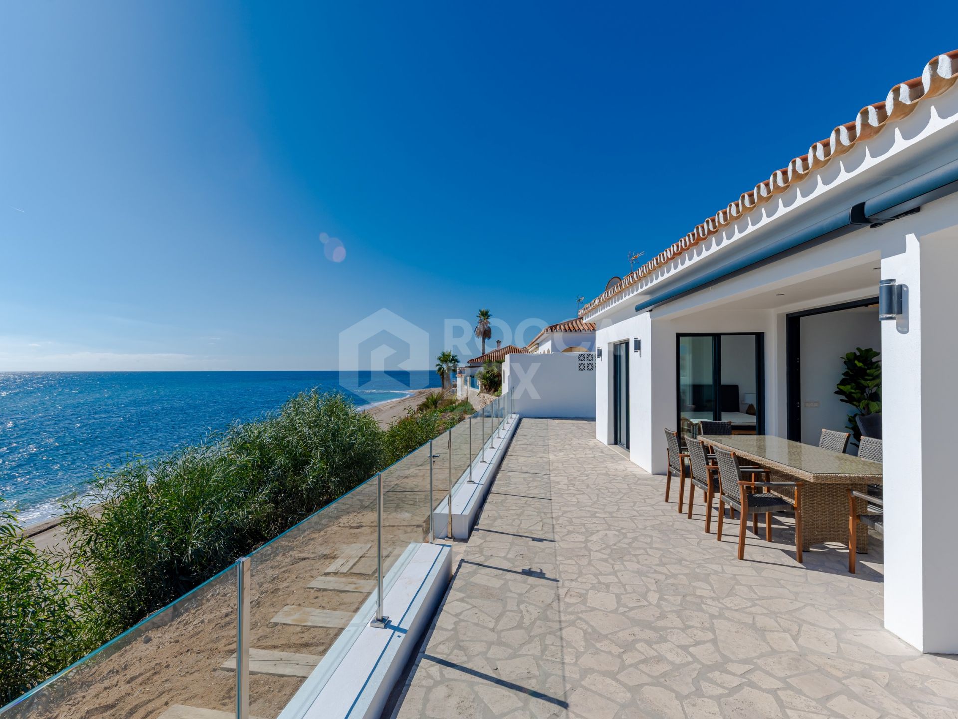 Seaside Bliss: Exquisite Villa with Unobstructed First-Line Sea Views