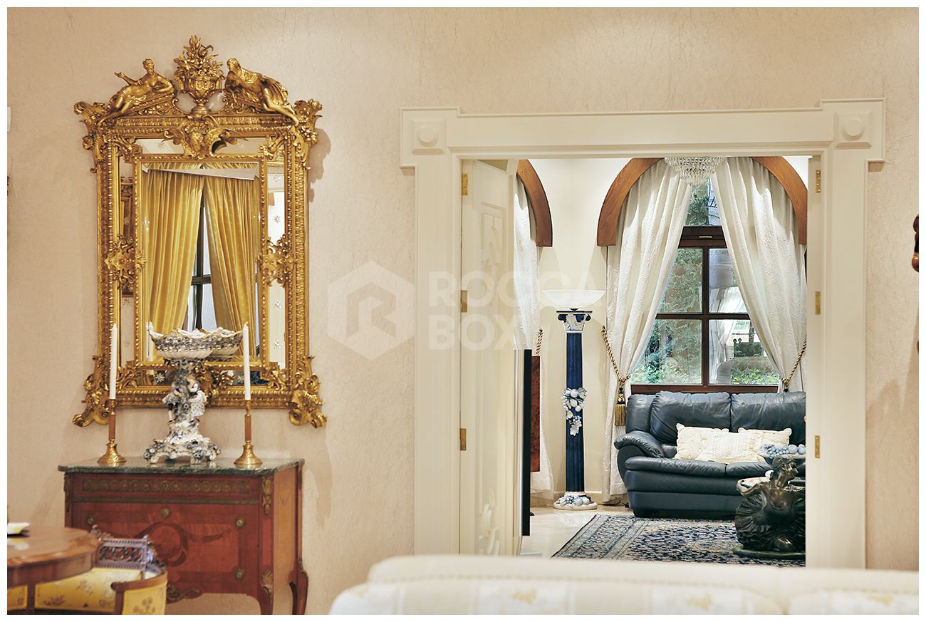 Luxury classic mansion in Marbella
