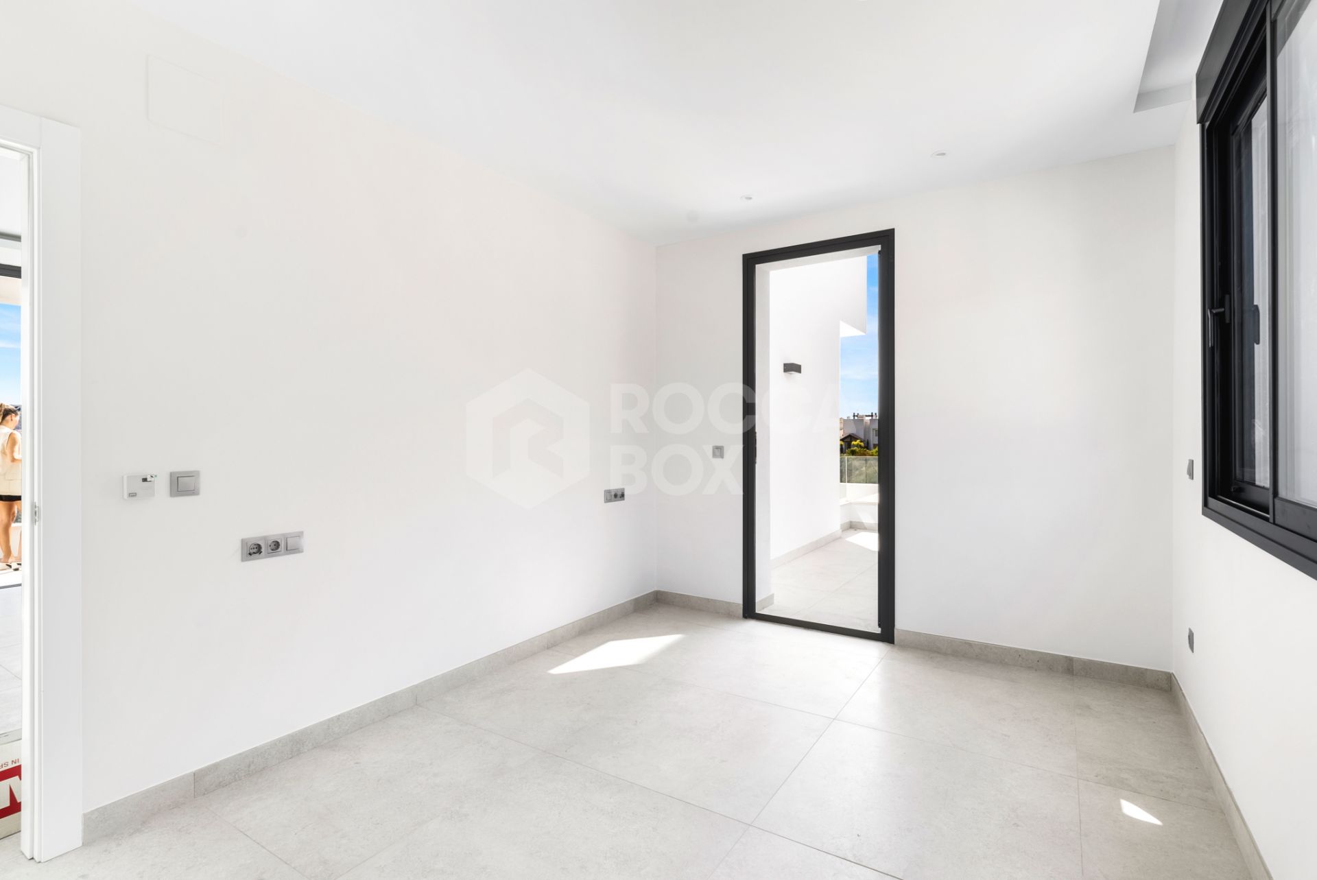 Luxurious Modern Villa with Panoramic Views in Monte Mayor