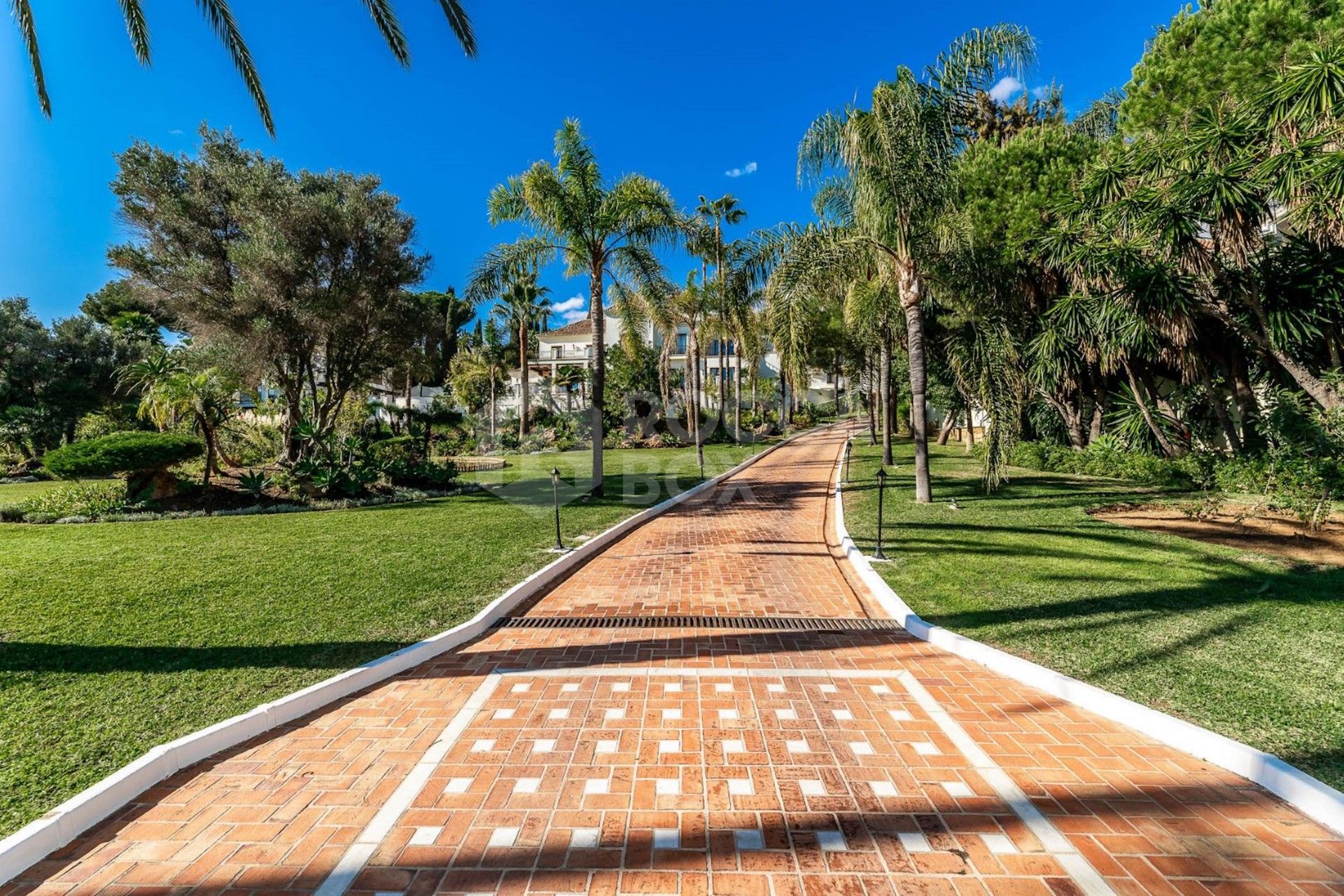 MEDITERRANEAN-STYLE MANSION