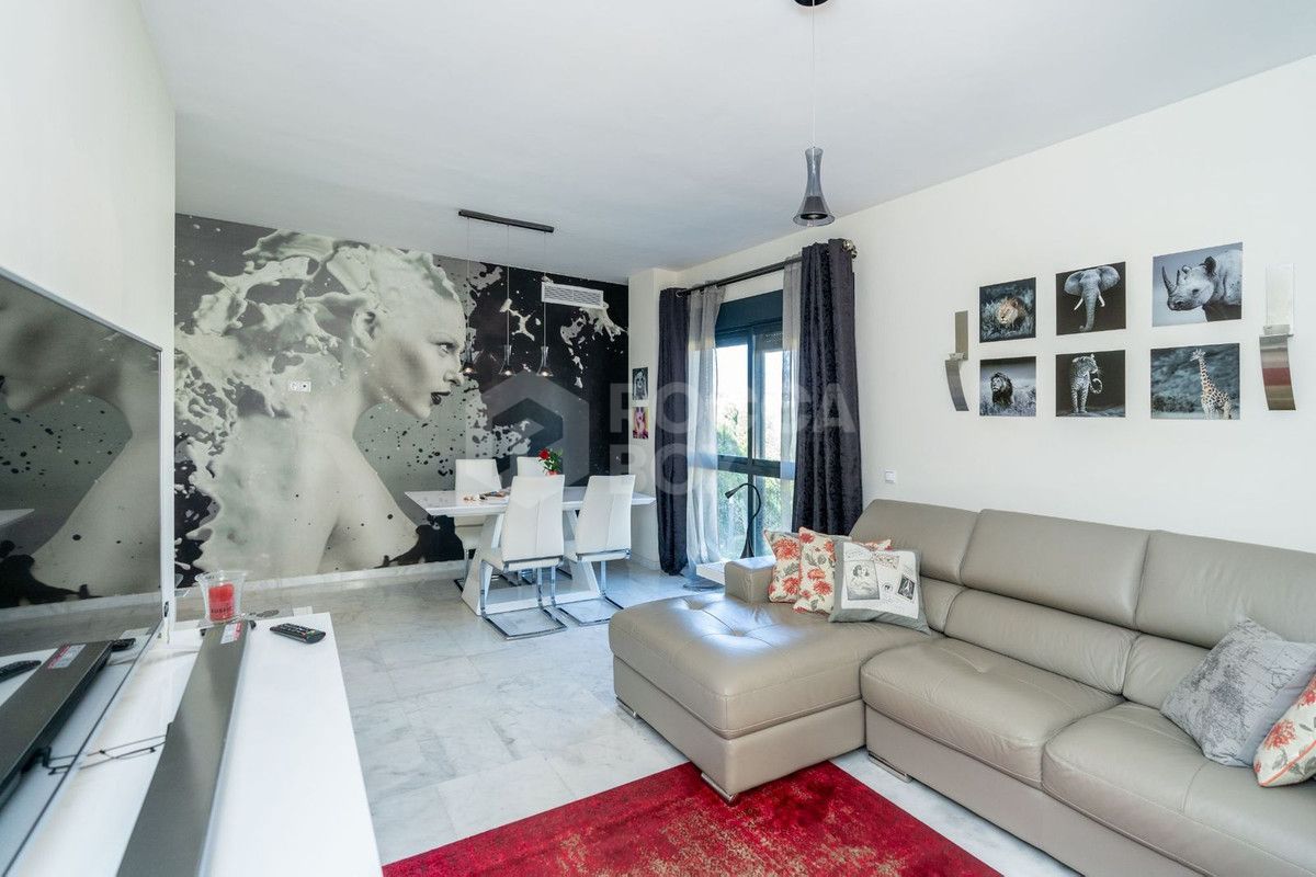 APARTMENT WITH SEA VIEWS IN THE NEW GOLDEN MILE
