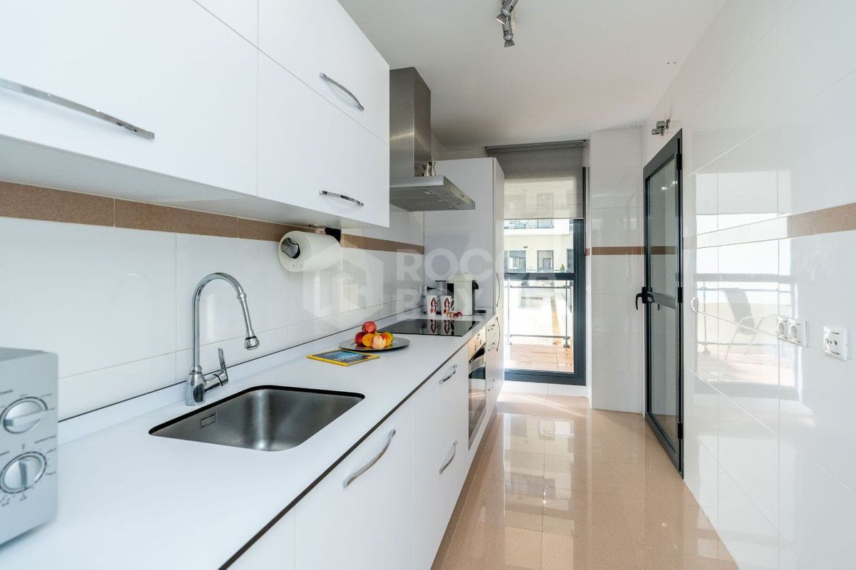 APARTMENT WITH SEA VIEWS IN THE NEW GOLDEN MILE