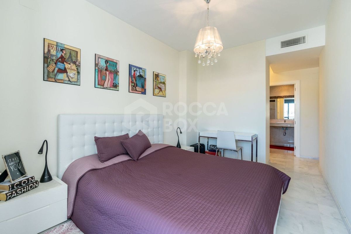 APARTMENT WITH SEA VIEWS IN THE NEW GOLDEN MILE