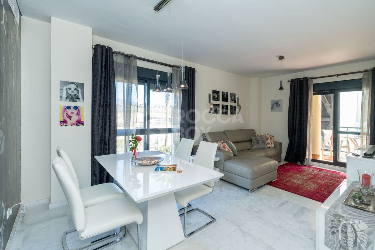 APARTMENT WITH SEA VIEWS IN THE NEW GOLDEN MILE