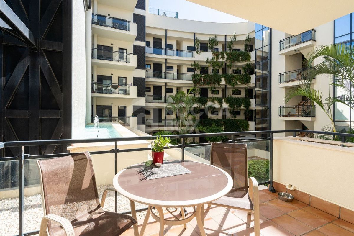 APARTMENT WITH SEA VIEWS IN THE NEW GOLDEN MILE