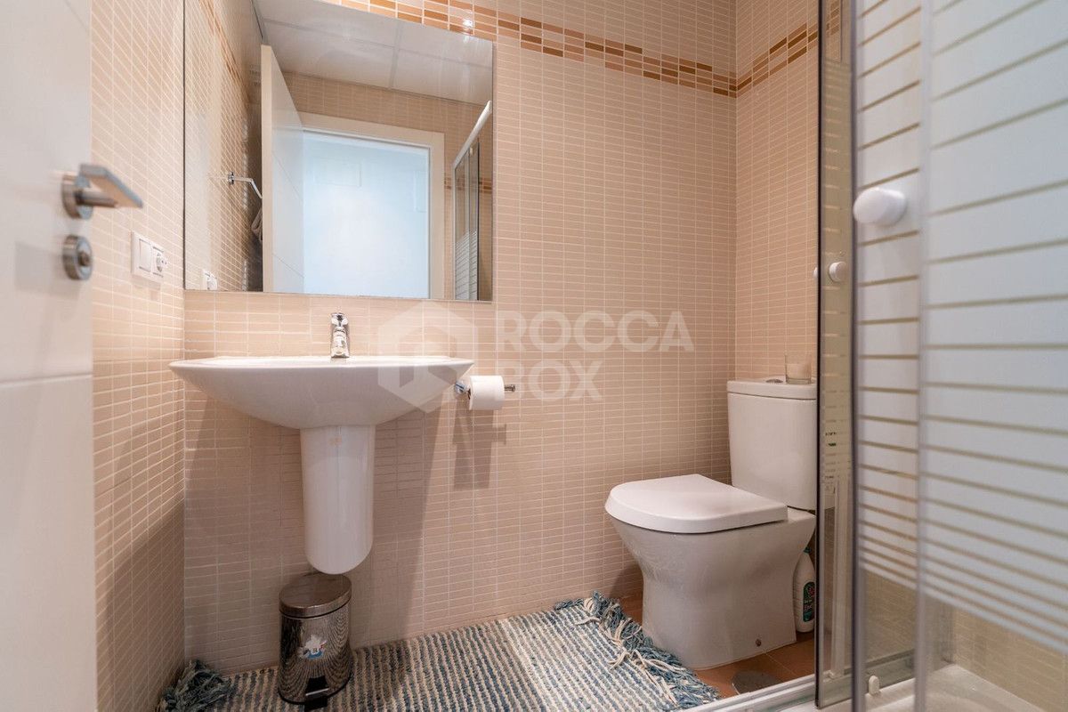 APARTMENT WITH SEA VIEWS IN THE NEW GOLDEN MILE