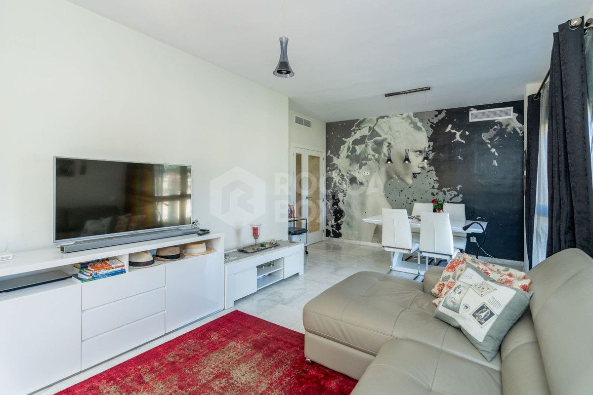 APARTMENT WITH SEA VIEWS IN THE NEW GOLDEN MILE