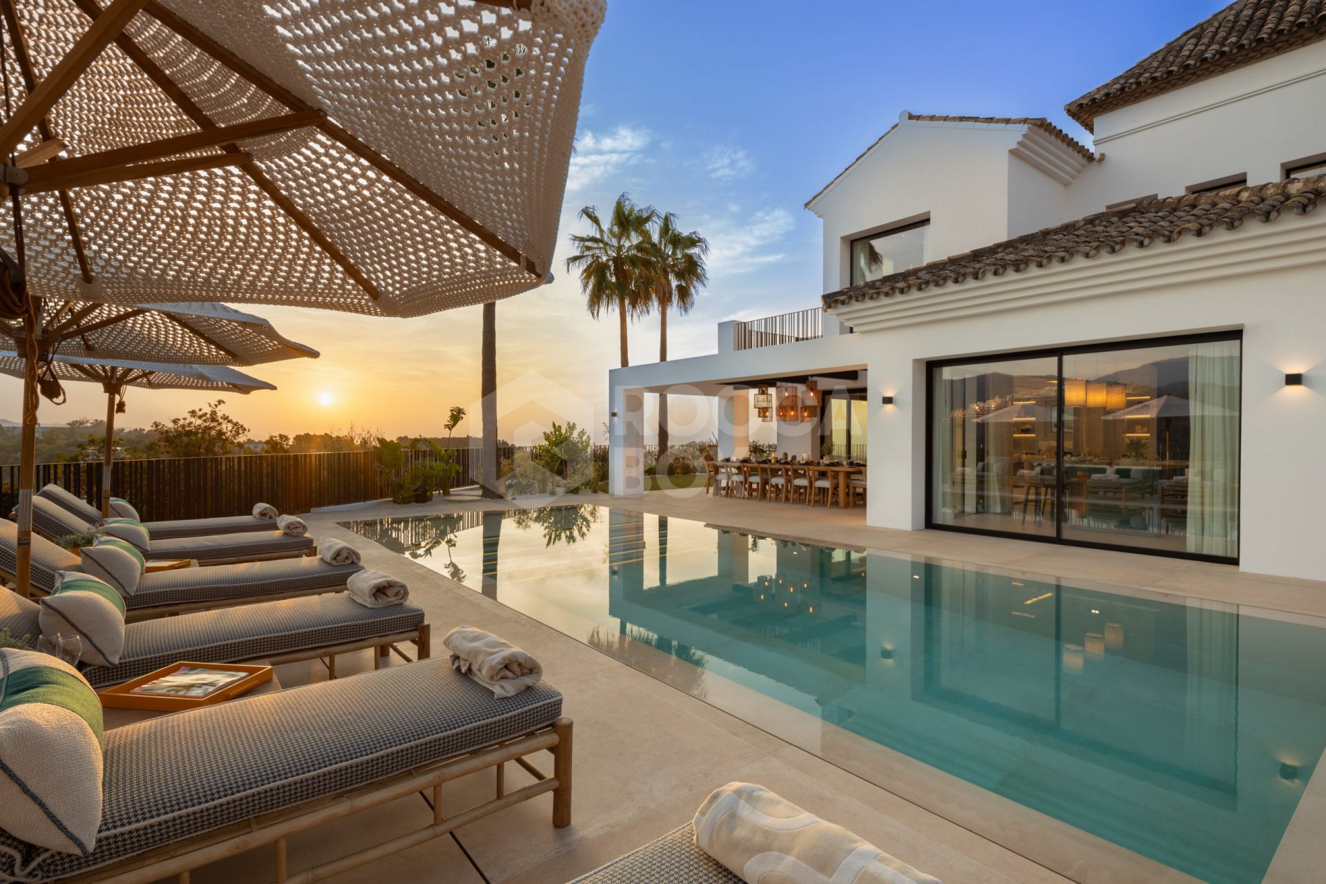 VILLA WITH SEA VIEWS IN MARBELLA