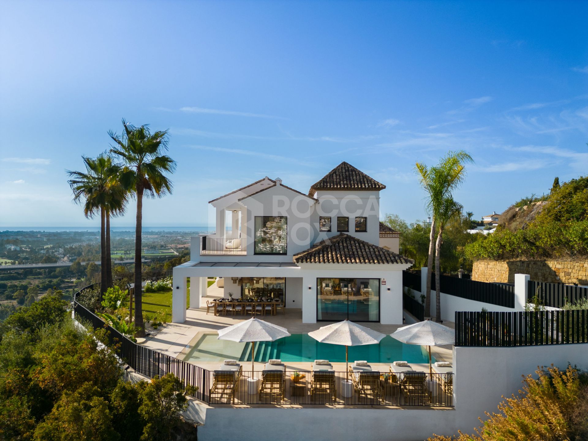 VILLA WITH SEA VIEWS IN MARBELLA