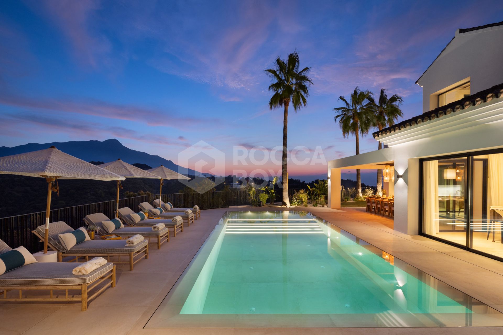 VILLA WITH SEA VIEWS IN MARBELLA