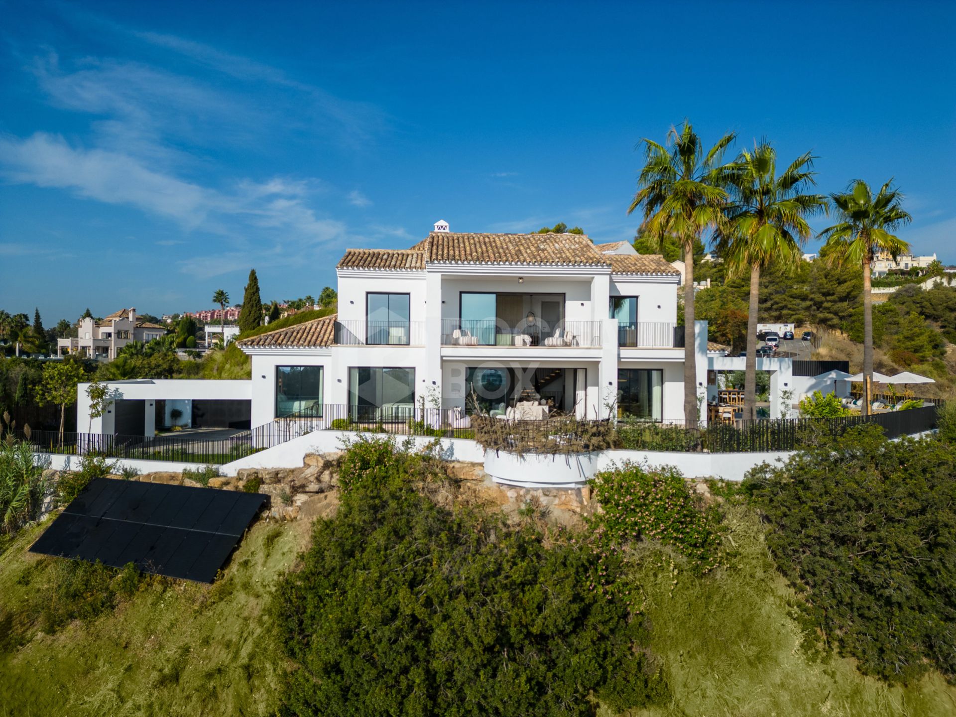 VILLA WITH SEA VIEWS IN MARBELLA