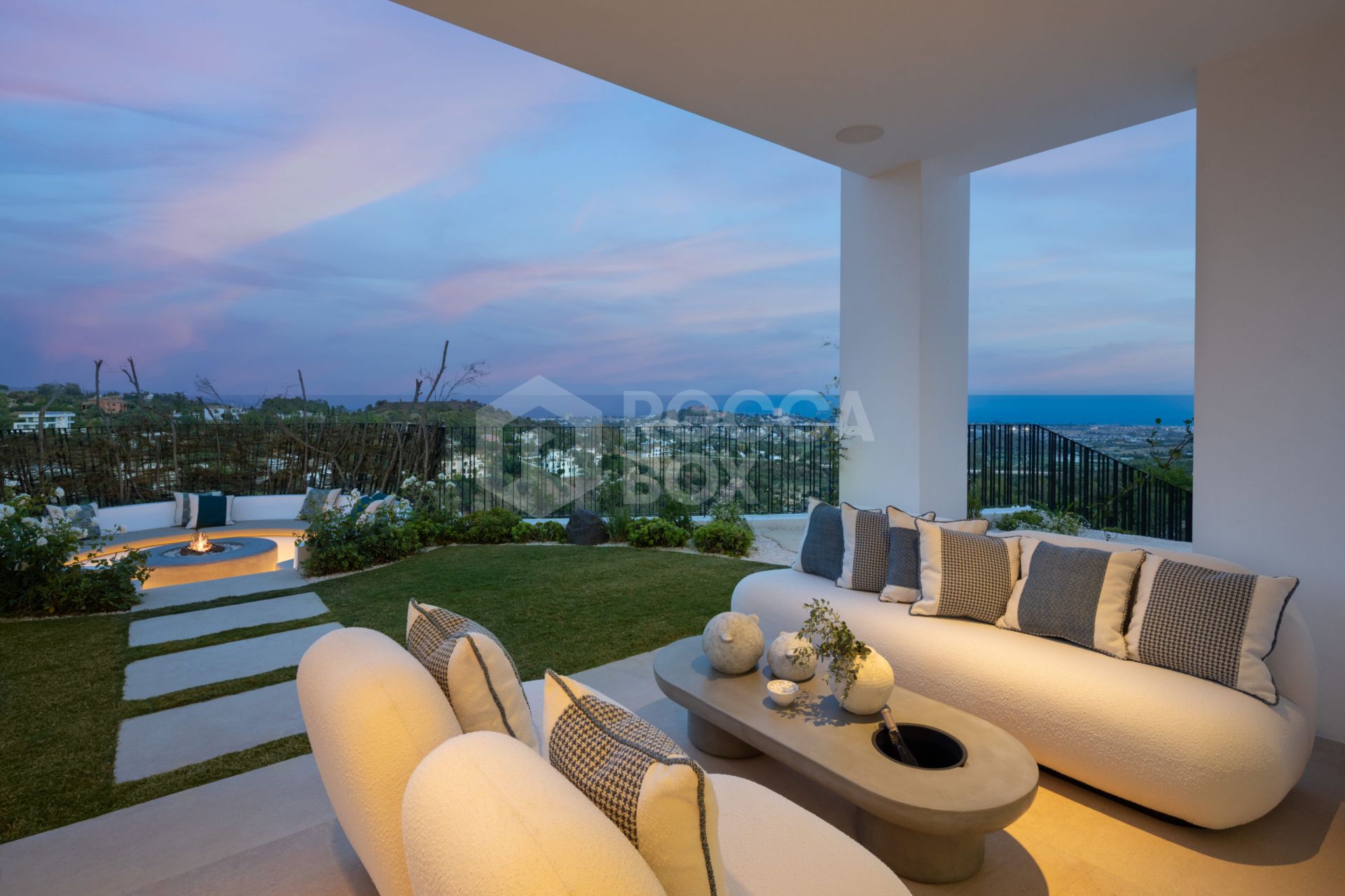 VILLA WITH SEA VIEWS IN MARBELLA