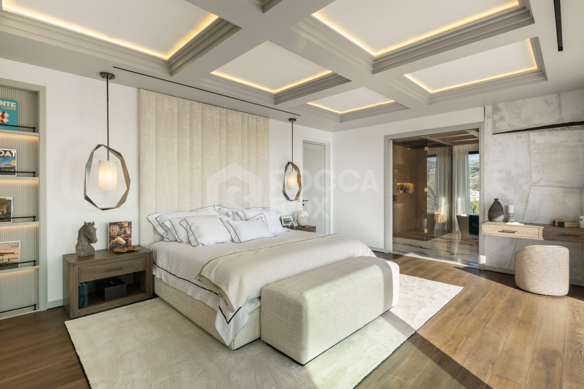 VILLA WITH SEA VIEWS IN MARBELLA