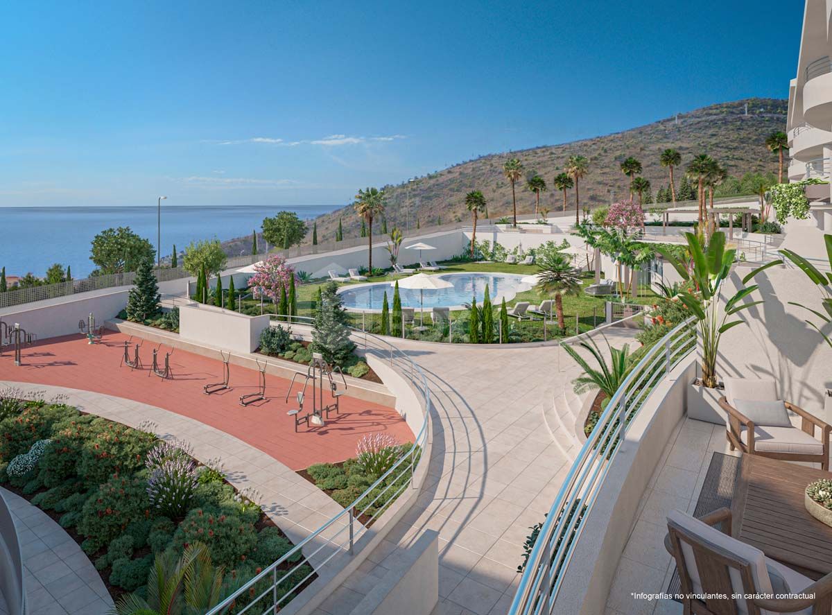 Savor the Tranquil Charm: Haven with Sea Views and Communal Bliss in the Heart of Benalmadena