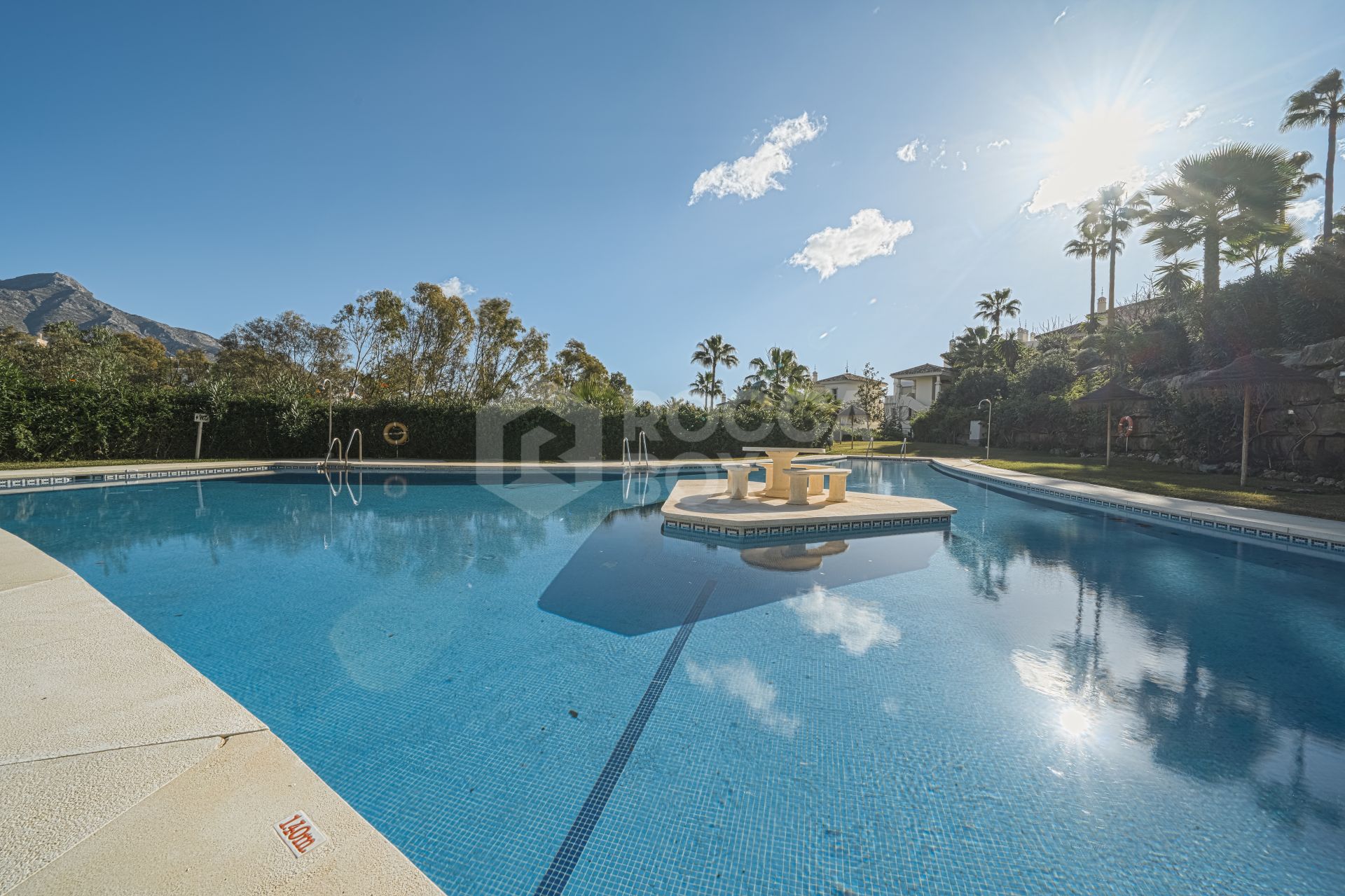 YOUR APARTMENT WITH PRIVATE JACUZZI IN MARBELLA