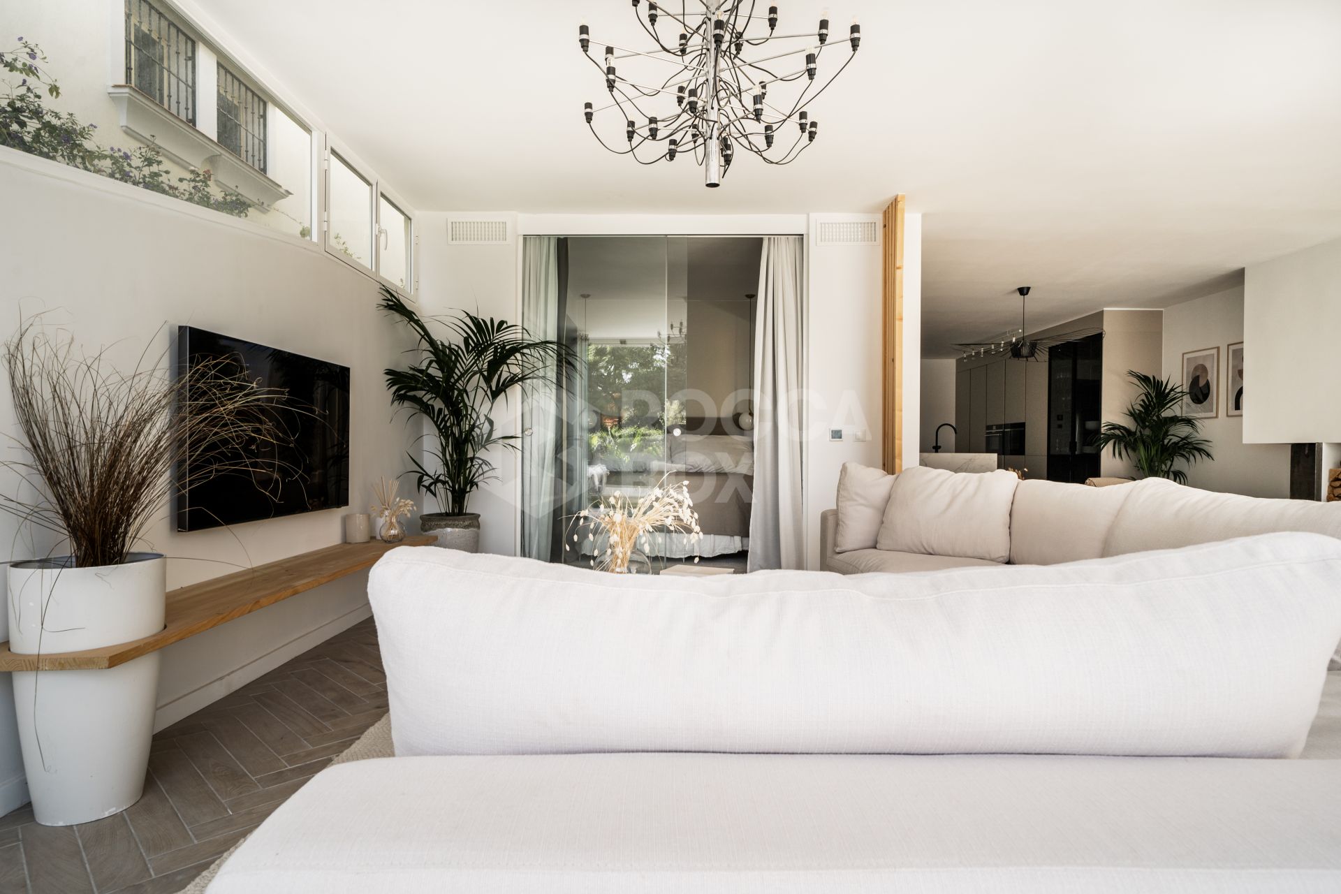 YOUR APARTMENT WITH PRIVATE JACUZZI IN MARBELLA