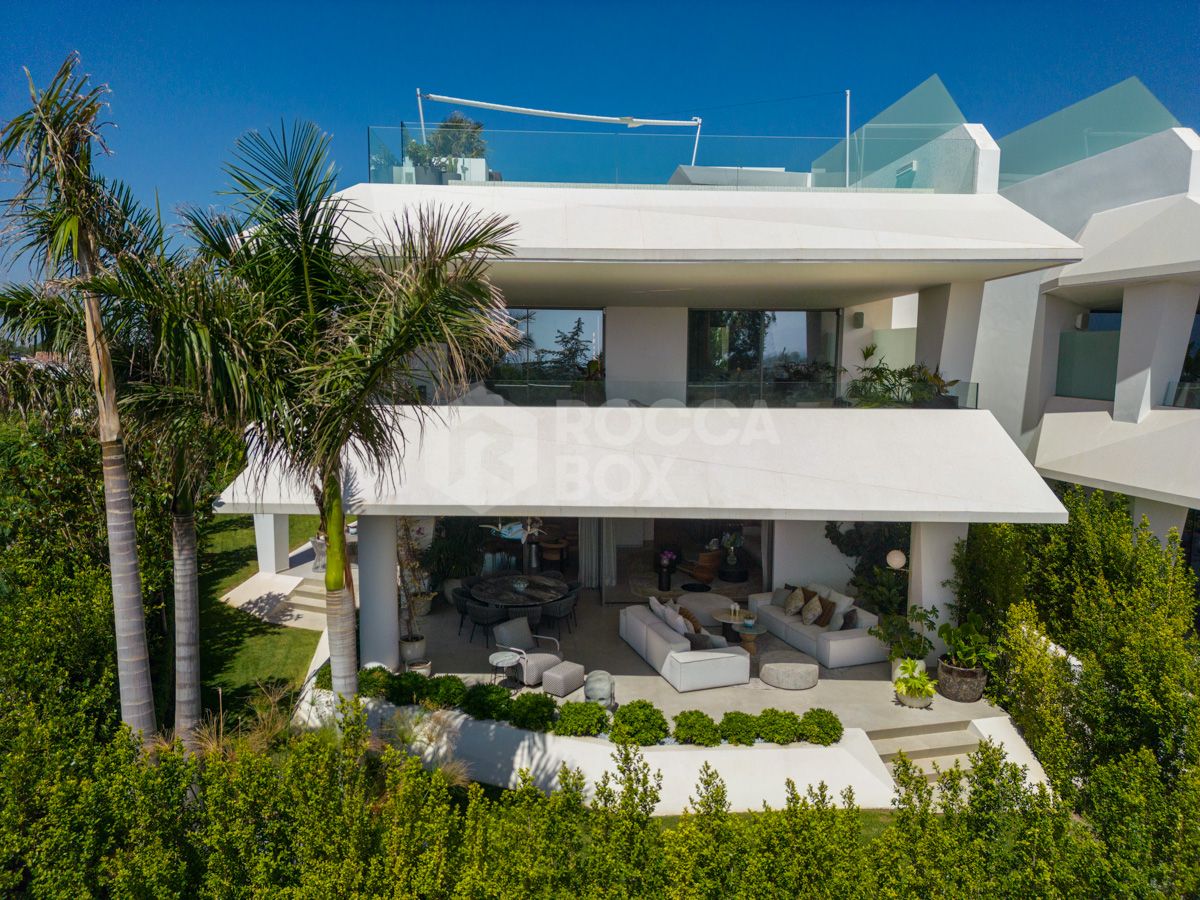 VILLA WITH SEA VIEWS