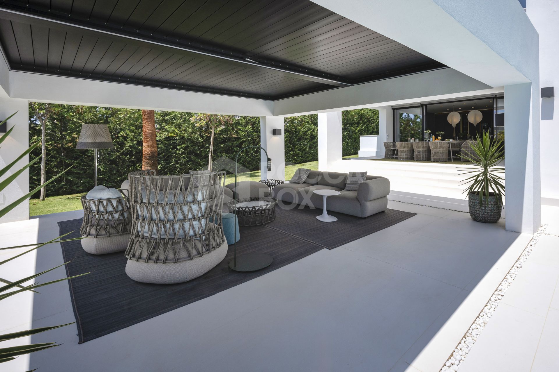 BEACHFRONT VILLA