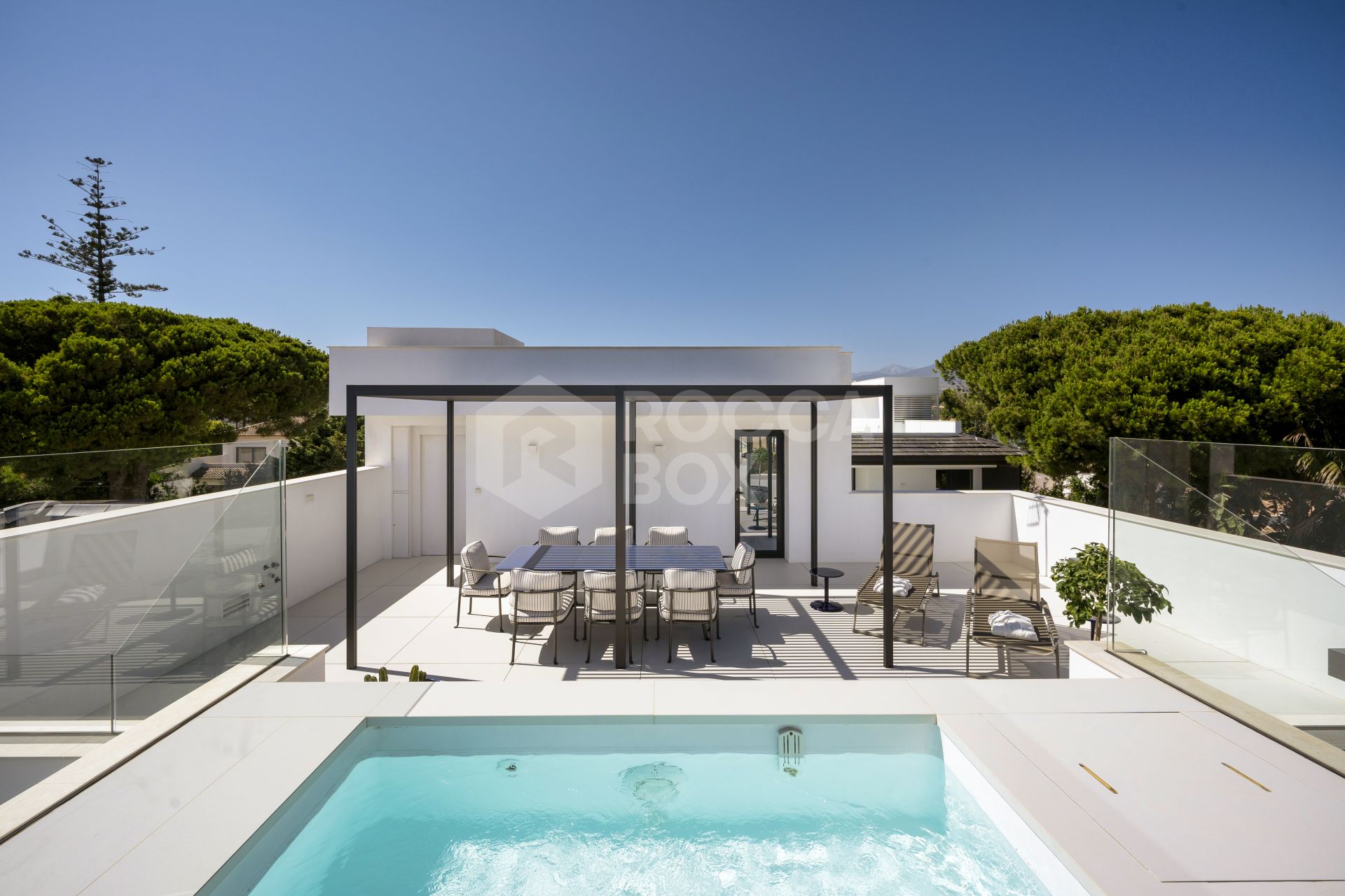 BEACHFRONT VILLA