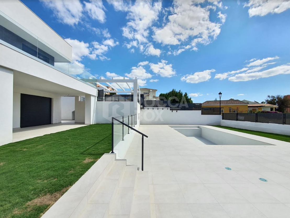 Modern Elegance in Manilva: Brand New 4-Bedroom Villa with Private Pool