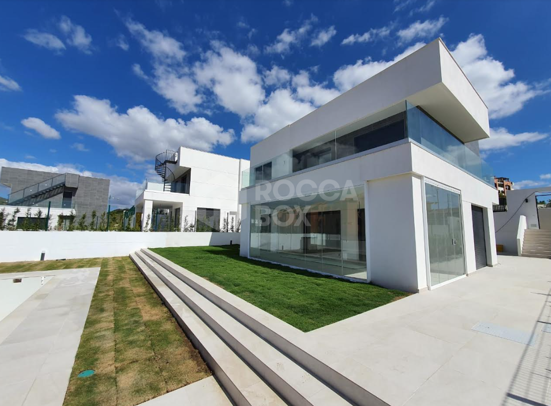 Modern Elegance in Manilva: Brand New 4-Bedroom Villa with Private Pool