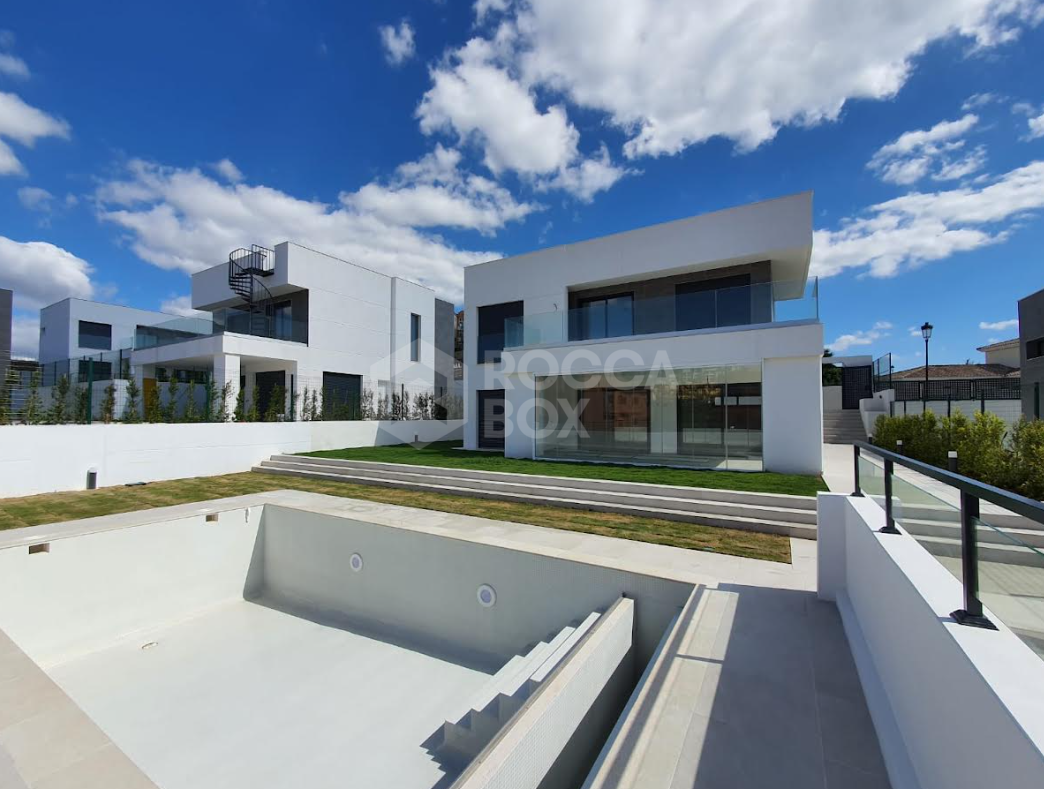Modern Elegance in Manilva: Brand New 4-Bedroom Villa with Private Pool