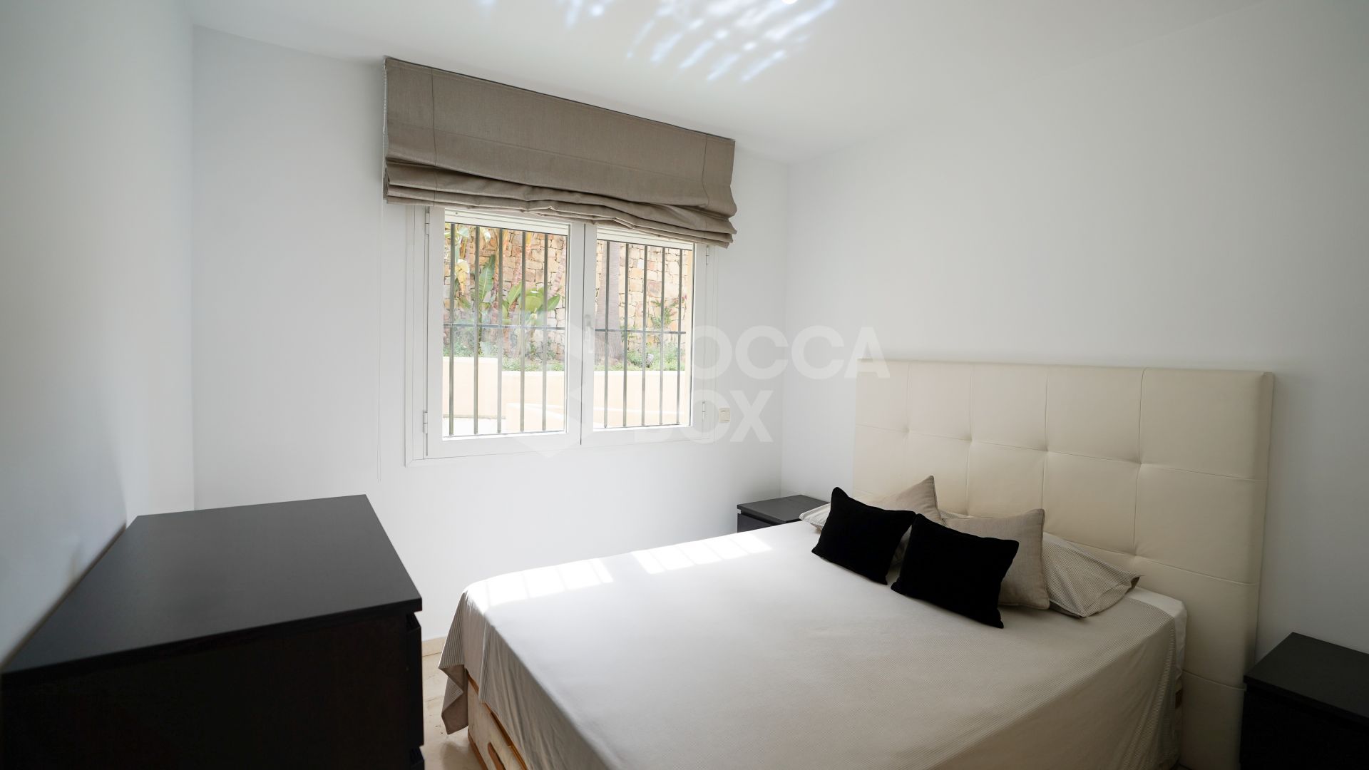 Elegant 2-Bedroom Apartment for Sale in La Quinta, Marbella