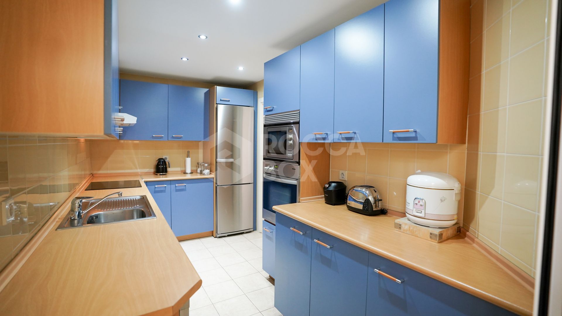 Elegant 2-Bedroom Apartment for Sale in La Quinta, Marbella