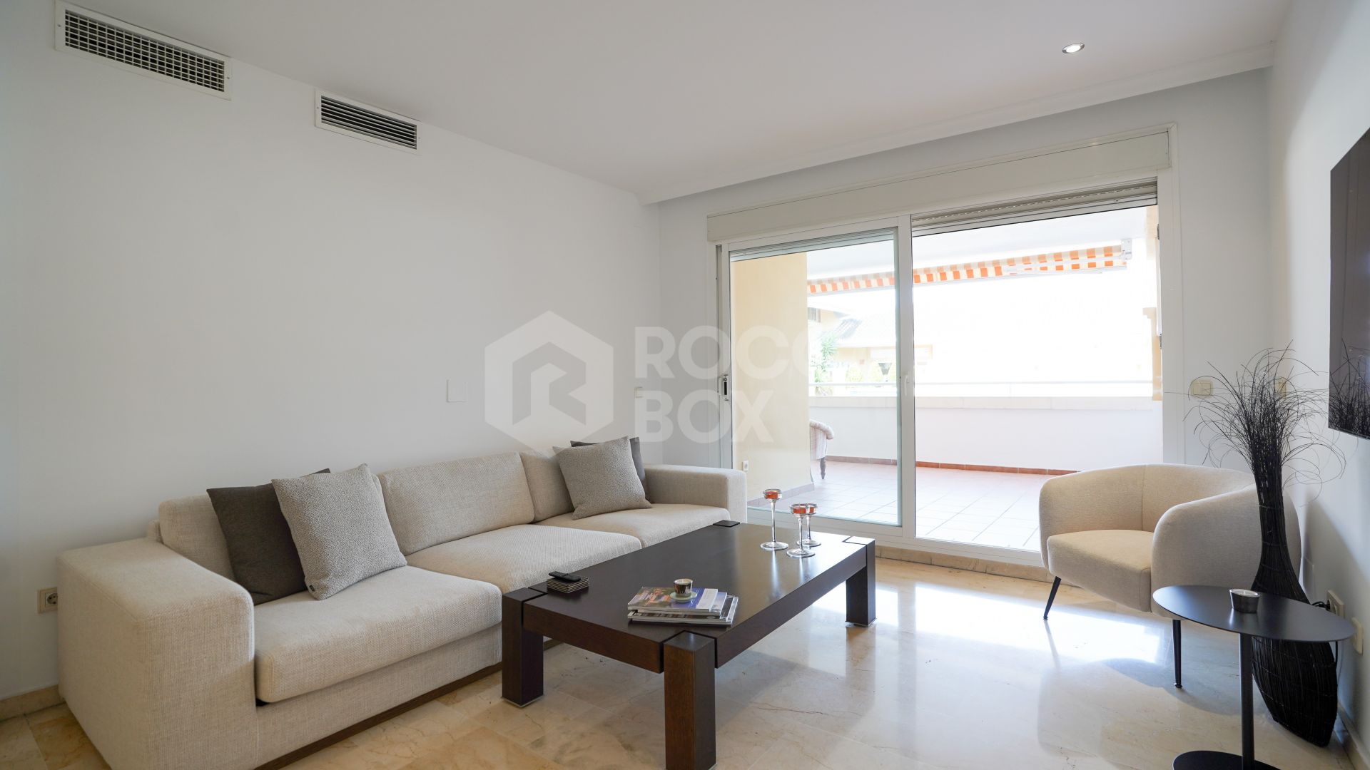 Elegant 2-Bedroom Apartment for Sale in La Quinta, Marbella