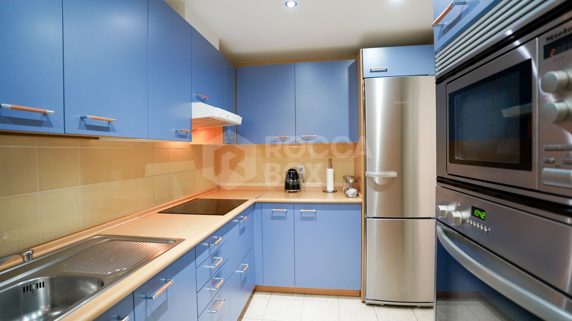 Elegant 2-Bedroom Apartment for Sale in La Quinta, Marbella